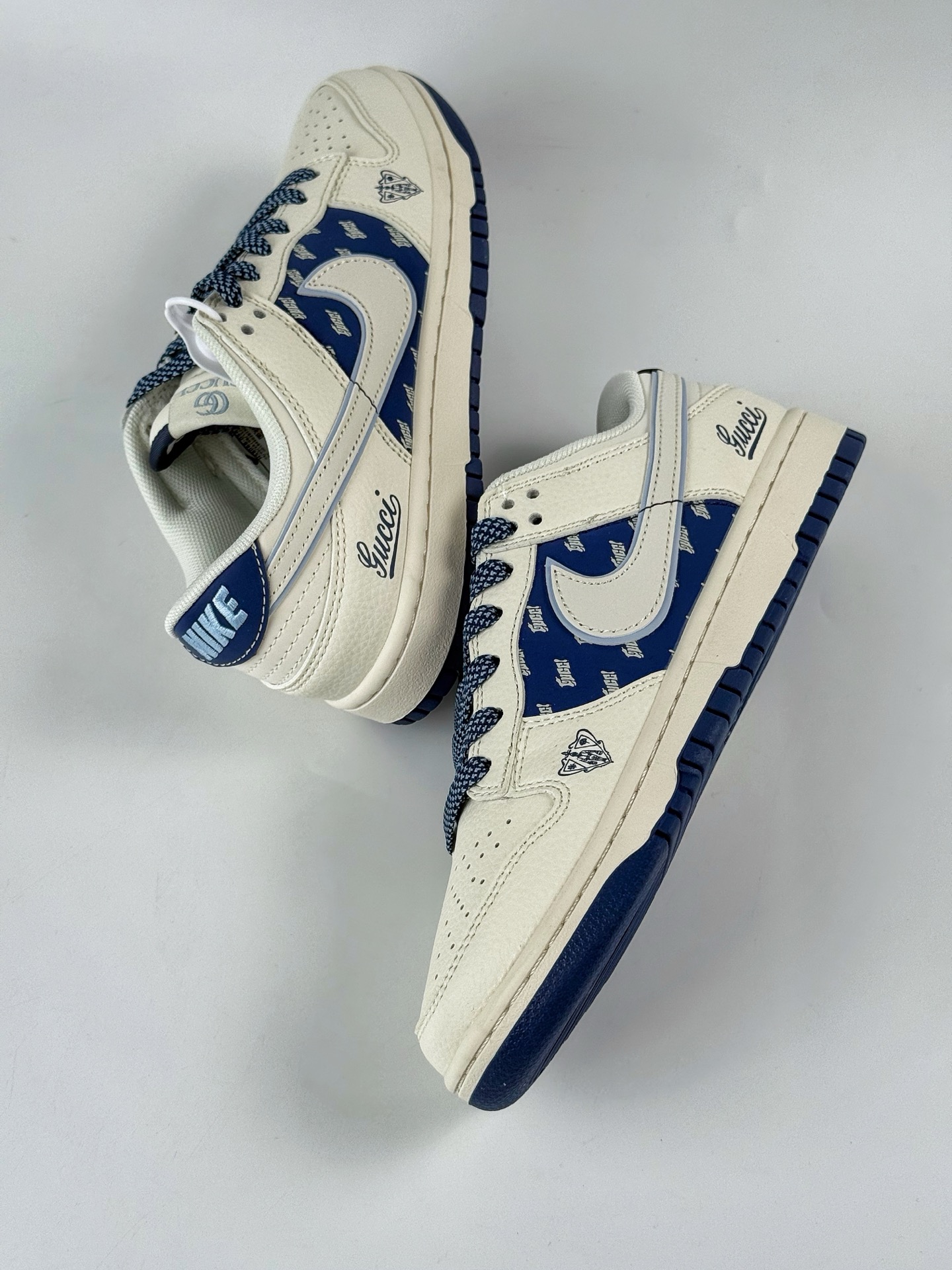 Nike SB Dunk Low x GUCCI 白蓝满天星 HS8068-034