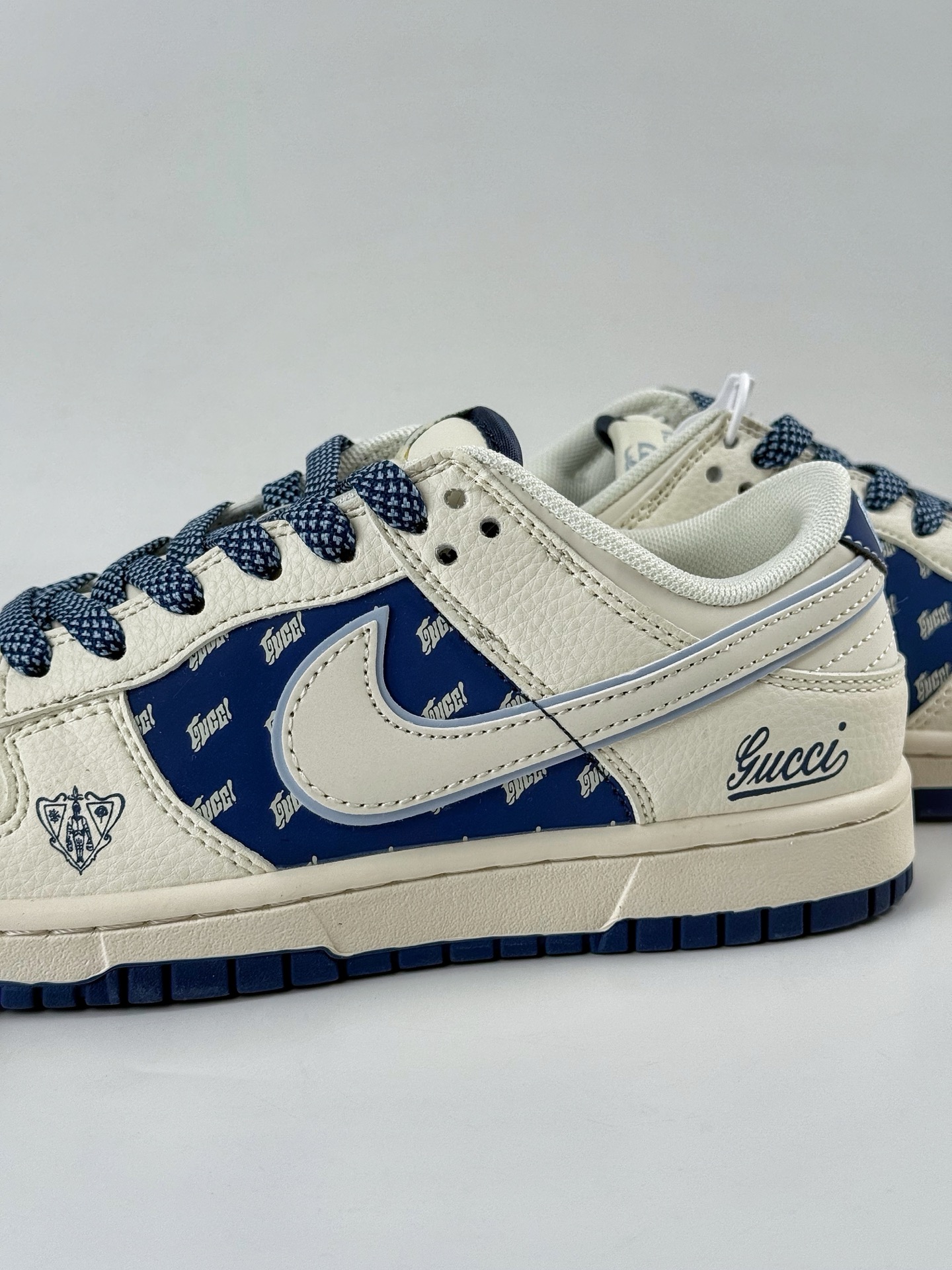 Nike SB Dunk Low x GUCCI 白蓝满天星 HS8068-034
