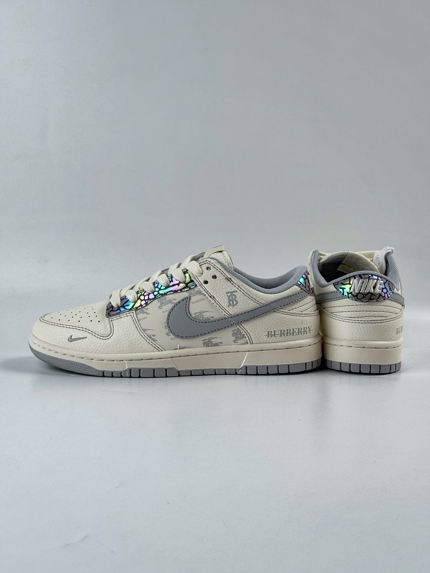 Nike SB Dunk Low x BURBERRY 白灰小勾 HS8068-029