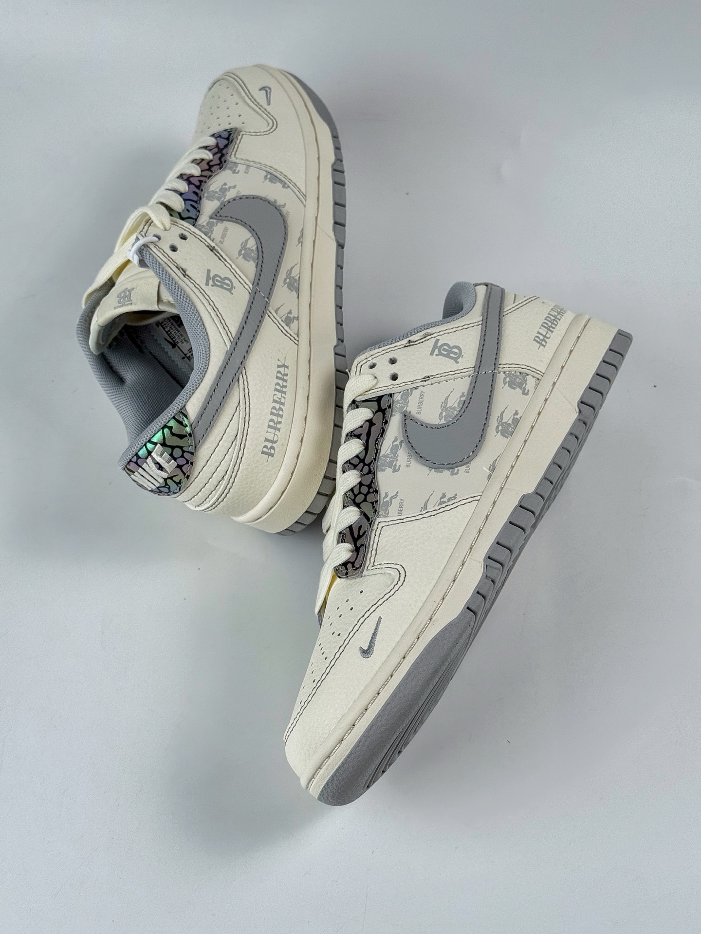 Nike SB Dunk Low x BURBERRY 白灰小勾 HS8068-029