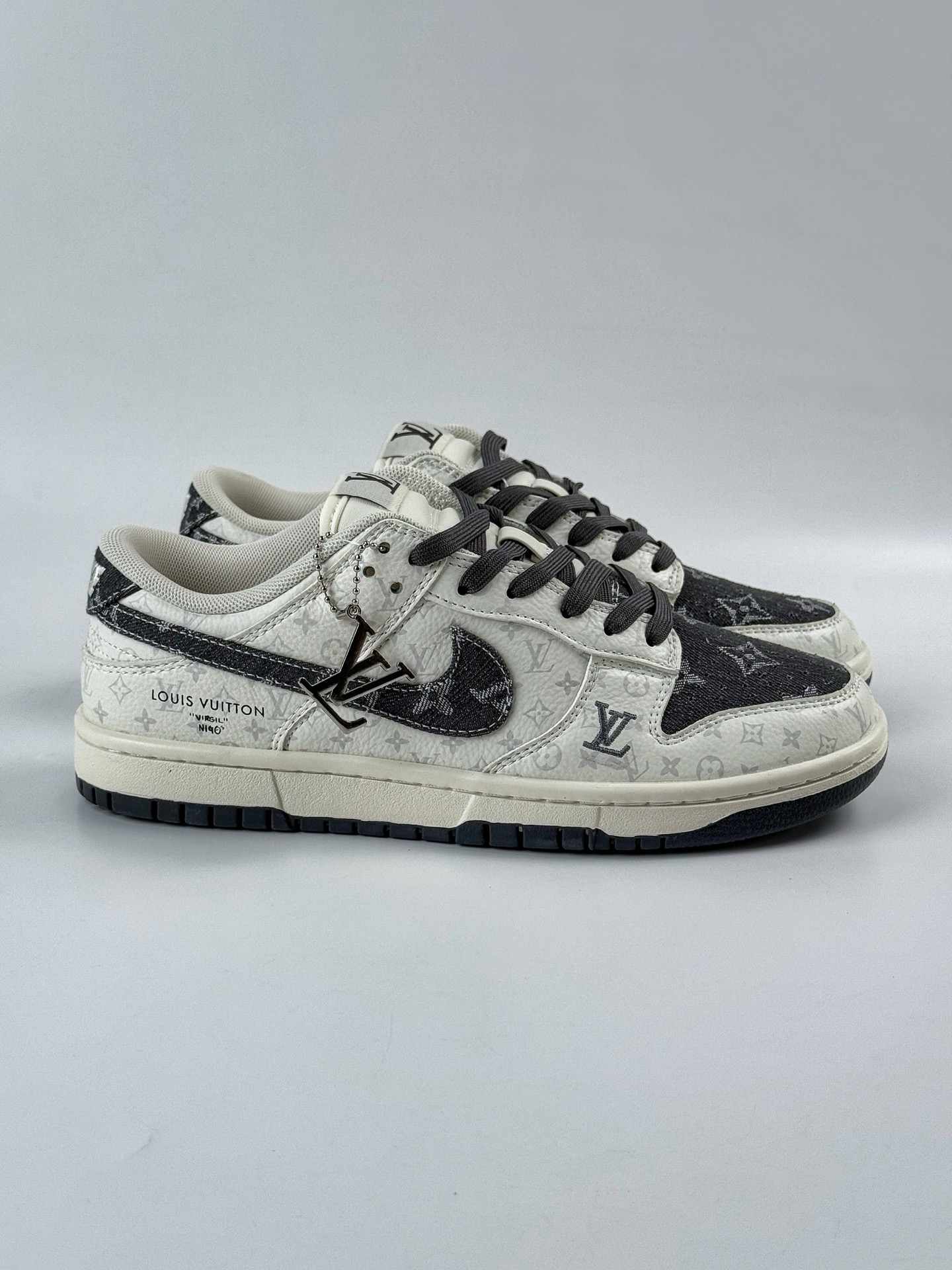 Nike SB Dunk Low x Louis Vuitton 白黑 SC9772-801