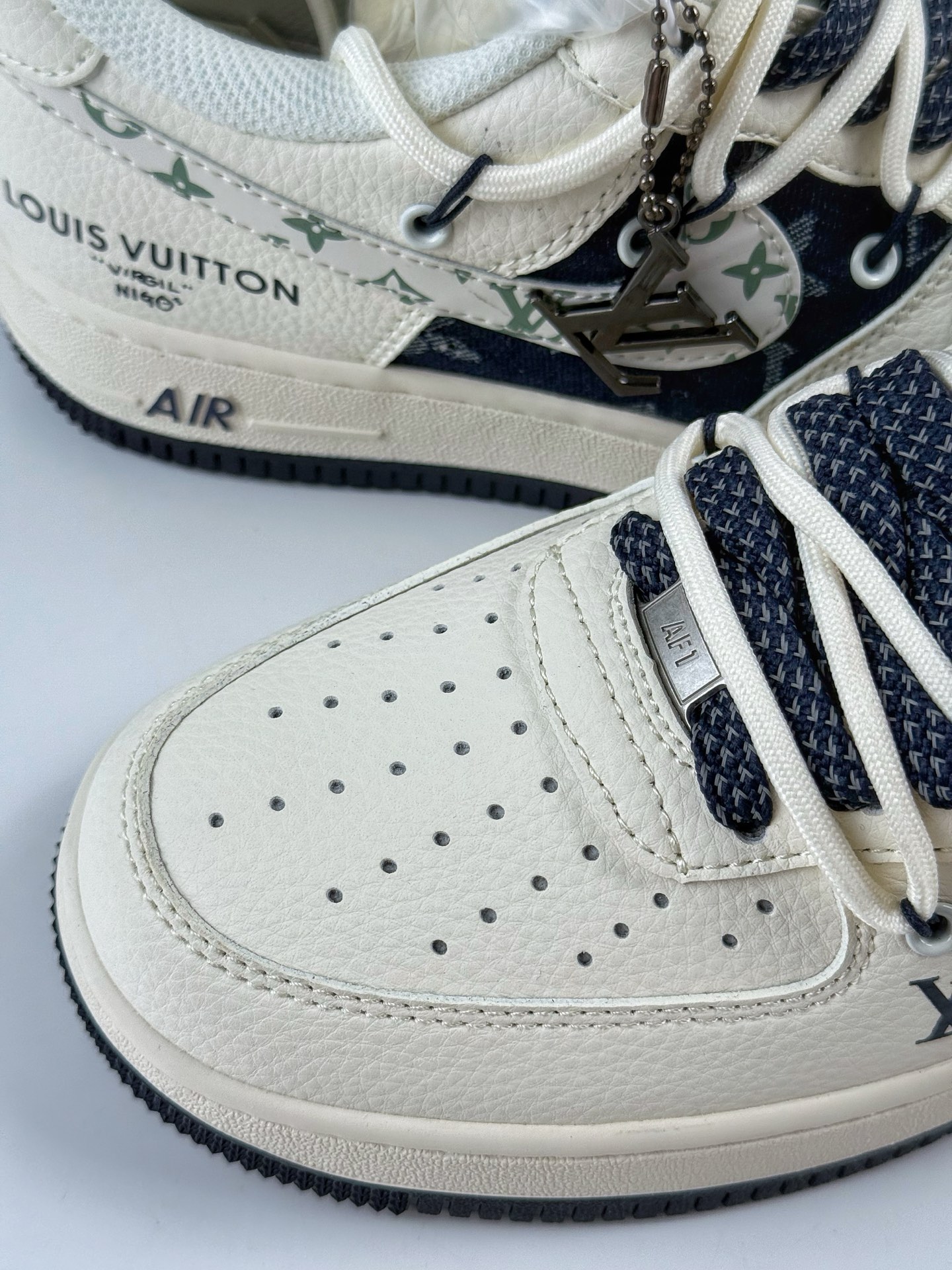 Nike Air Force 1 Low 07 x Louis Vuitton 白黑绑带满天星 DM6868-098-High Quatity Cheap Brand wholesale wholesaler seller Clothes Bags handbags Sneakers Top Fashion Clothing Shoes from China Factory Chinese suppliers best Quality Beautiful Price Nike Air Force 1 Low 07 x Louis Vuitton 白黑绑带满天星 DM6868-098