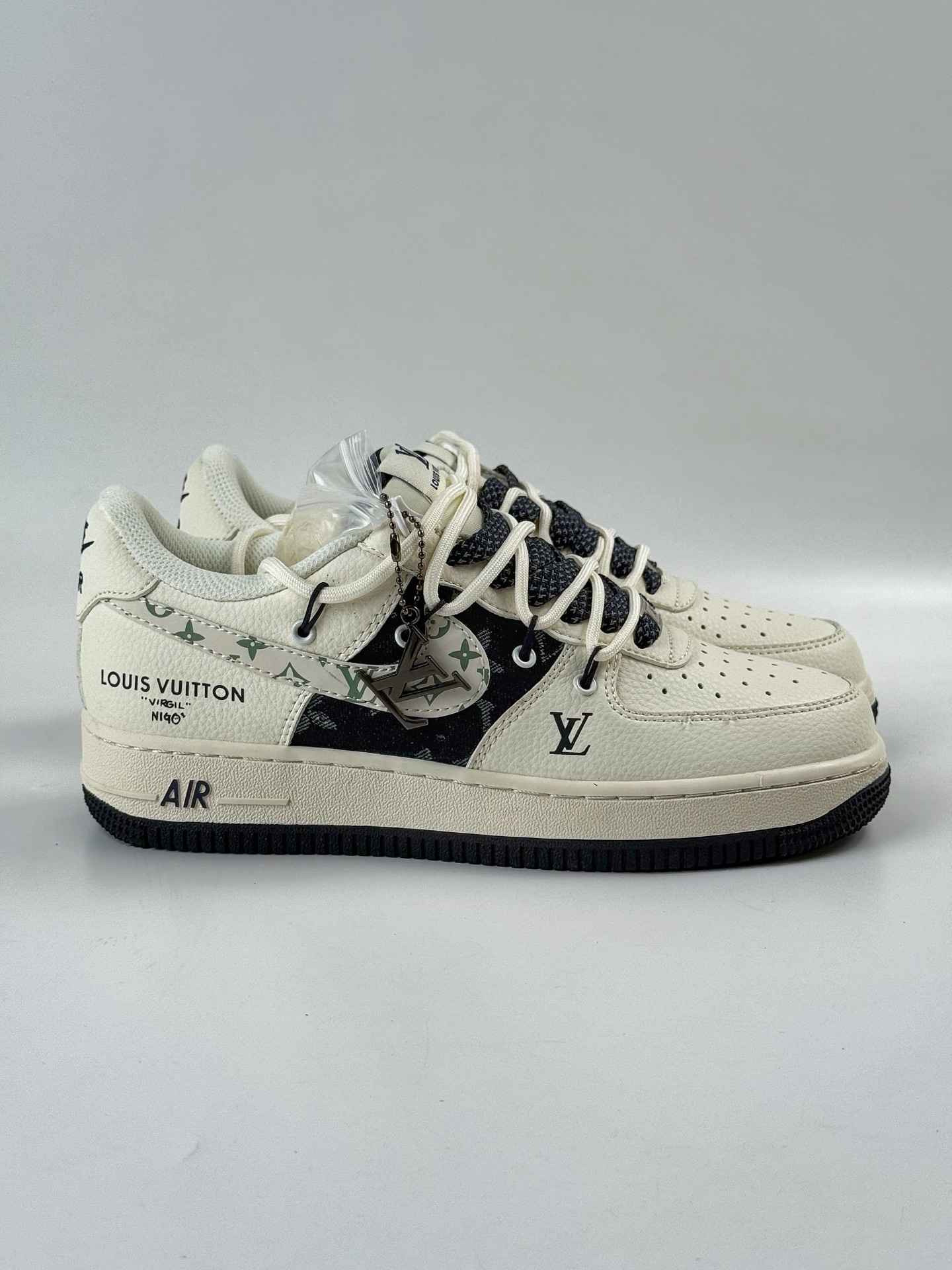 Nike Air Force 1 Low 07 x Louis Vuitton 白黑绑带满天星 DM6868-098-High Quatity Cheap Brand wholesale wholesaler seller Clothes Bags handbags Sneakers Top Fashion Clothing Shoes from China Factory Chinese suppliers best Quality Beautiful Price Nike Air Force 1 Low 07 x Louis Vuitton 白黑绑带满天星 DM6868-098