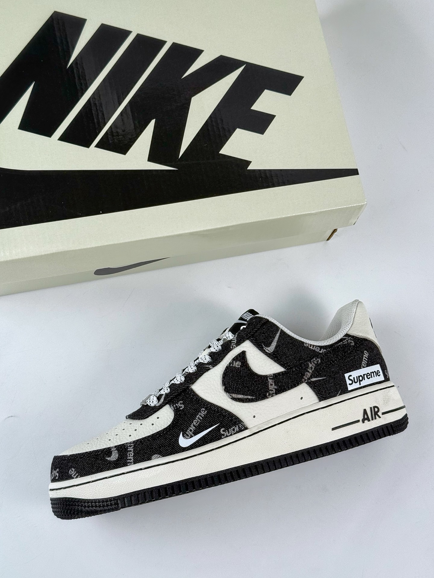 Nike Air Force 1 Low 07 x Supreme 黑白小勾满天星 LW9279-010-High Quatity Cheap Brand wholesale wholesaler seller Clothes Bags handbags Sneakers Top Fashion Clothing Shoes from China Factory Chinese suppliers best Quality Beautiful Price Nike Air Force 1 Low 07 x Supreme 黑白小勾满天星 LW9279-010