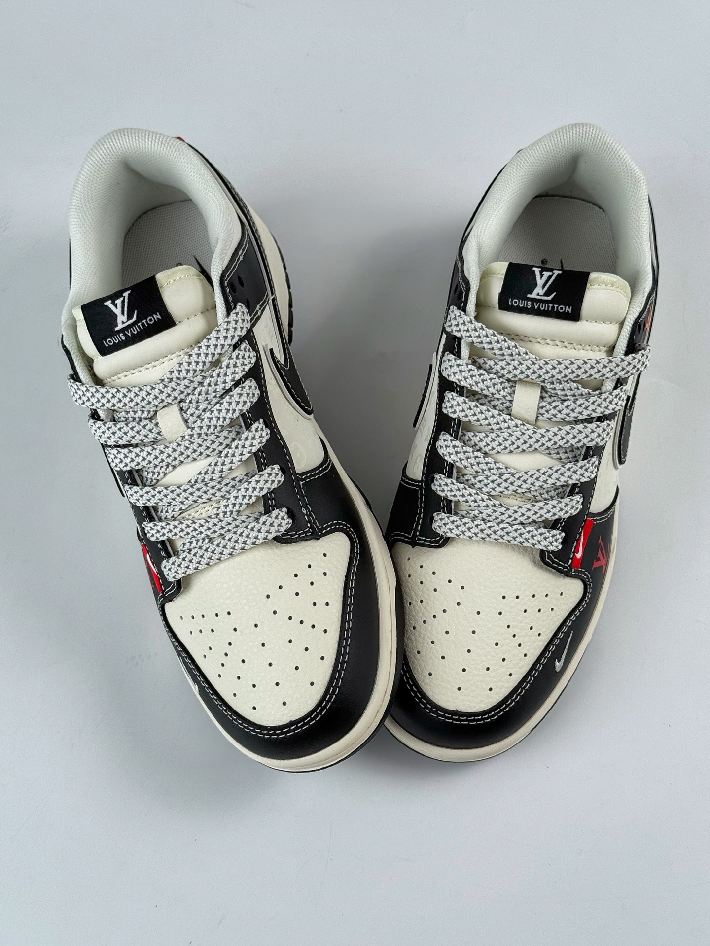 Nike SB Dunk Low x The North Face 黑白小勾满天星 YX5066-358-High Quatity Cheap Brand wholesale wholesaler seller Clothes Bags handbags Sneakers Top Fashion Clothing Shoes from China Factory Chinese suppliers best Quality Beautiful Price Nike SB Dunk Low x The North Face 黑白小勾满天星 YX5066-358