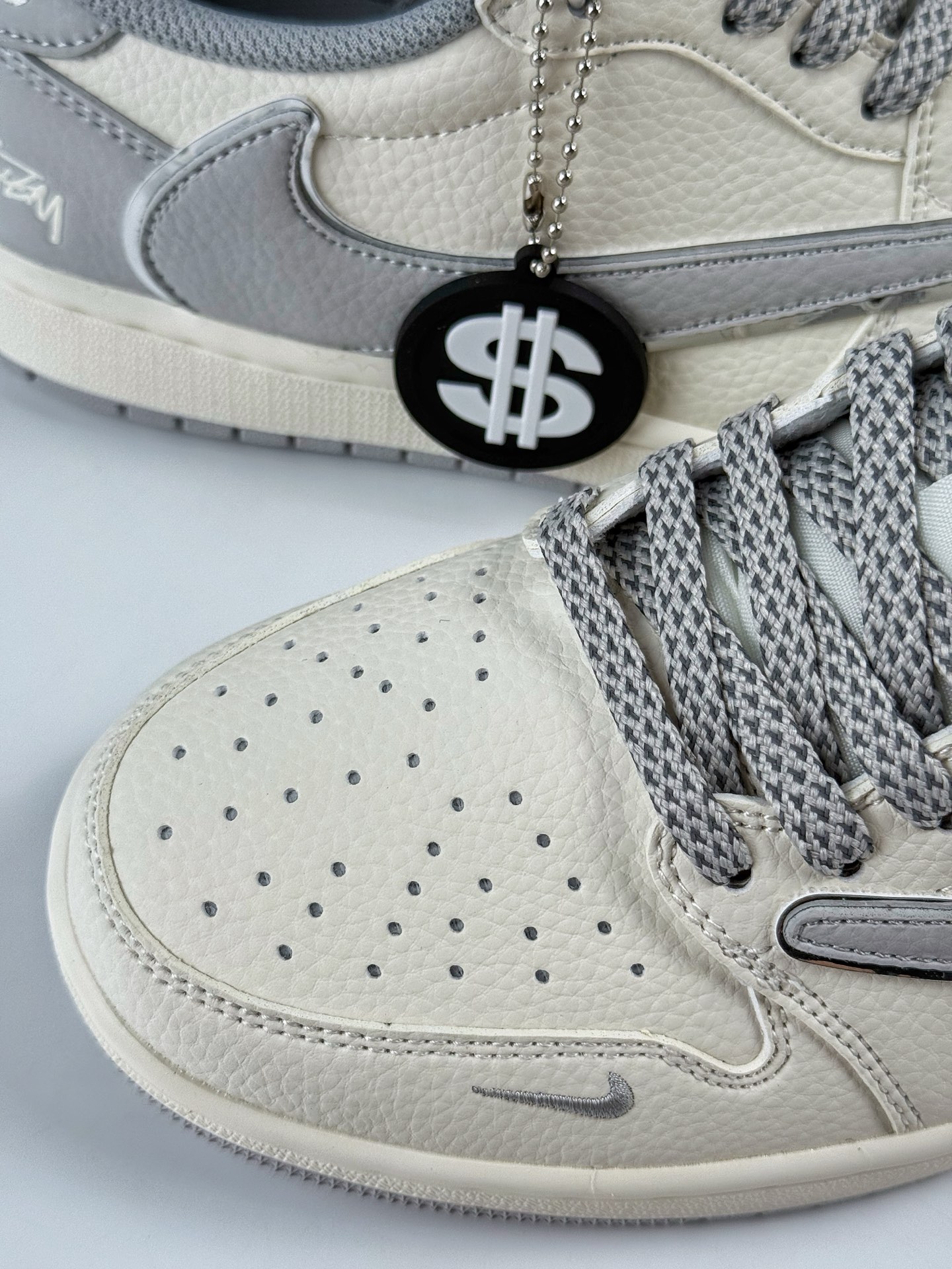 Travis Scott x Nike Air Jordan 1 Low x Stussy Air Jordan 1 Low 反转白灰小勾满天星倒钩 ST5696-262-High Quatity Cheap Brand wholesale wholesaler seller Clothes Bags handbags Sneakers Top Fashion Clothing Shoes from China Factory Chinese suppliers best Quality Beautiful Price Travis Scott x Nike Air Jordan 1 Low x Stussy Air Jordan 1 Low 反转白灰小勾满天星倒钩 ST5696-262