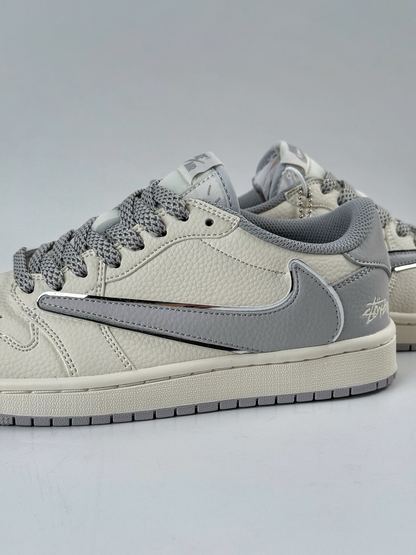 Travis Scott x Nike Air Jordan 1 Low x Stussy Air Jordan 1 Low 反转白灰小勾满天星倒钩 ST5696-262-High Quatity Cheap Brand wholesale wholesaler seller Clothes Bags handbags Sneakers Top Fashion Clothing Shoes from China Factory Chinese suppliers best Quality Beautiful Price Travis Scott x Nike Air Jordan 1 Low x Stussy Air Jordan 1 Low 反转白灰小勾满天星倒钩 ST5696-262