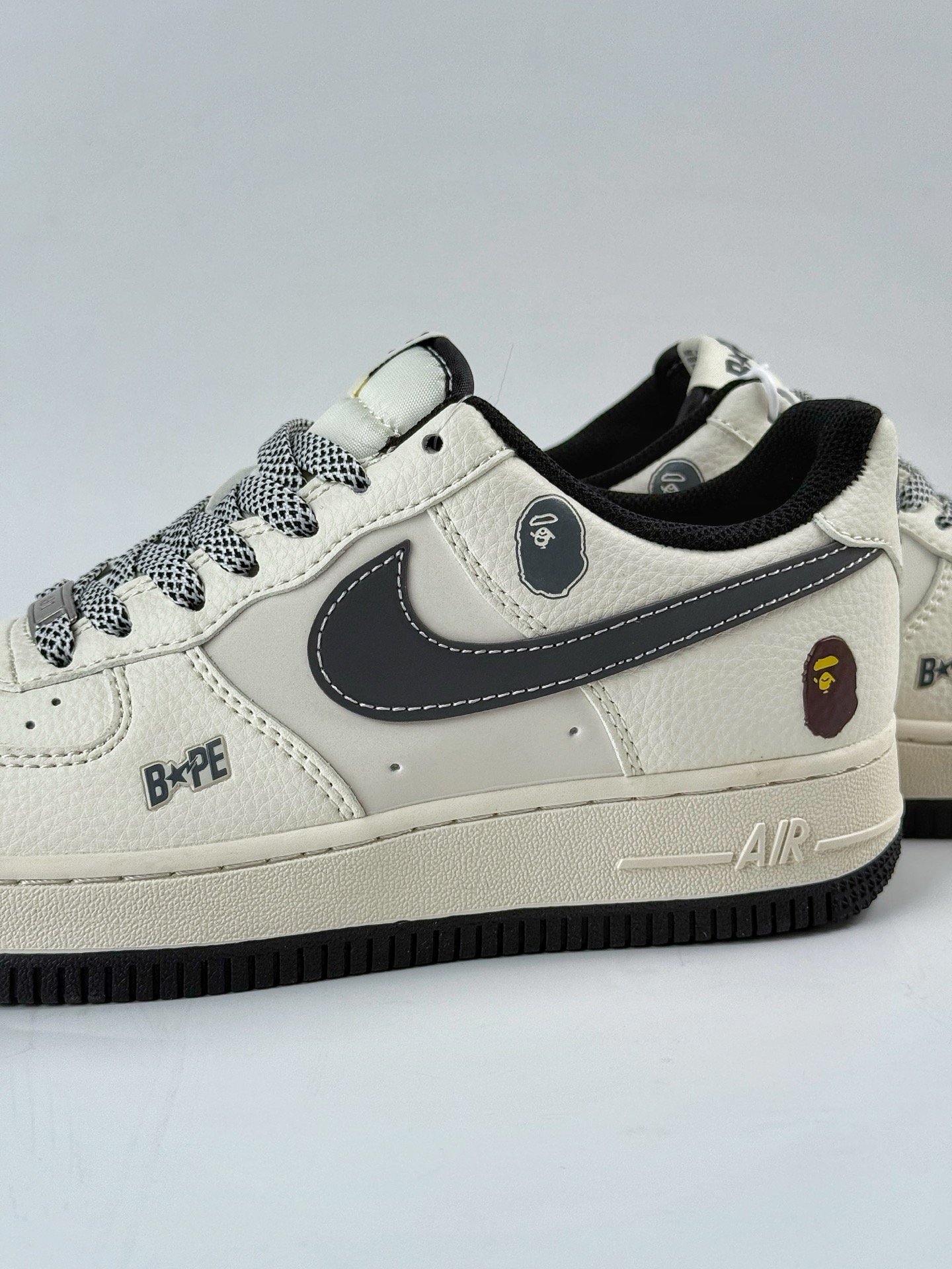 Nike Air Force 1 Low 07 x BAPE 白黑满天星 HS8068-009-High Quatity Cheap Brand wholesale wholesaler seller Clothes Bags handbags Sneakers Top Fashion Clothing Shoes from China Factory Chinese suppliers best Quality Beautiful Price Nike Air Force 1 Low 07 x BAPE 白黑满天星 HS8068-009