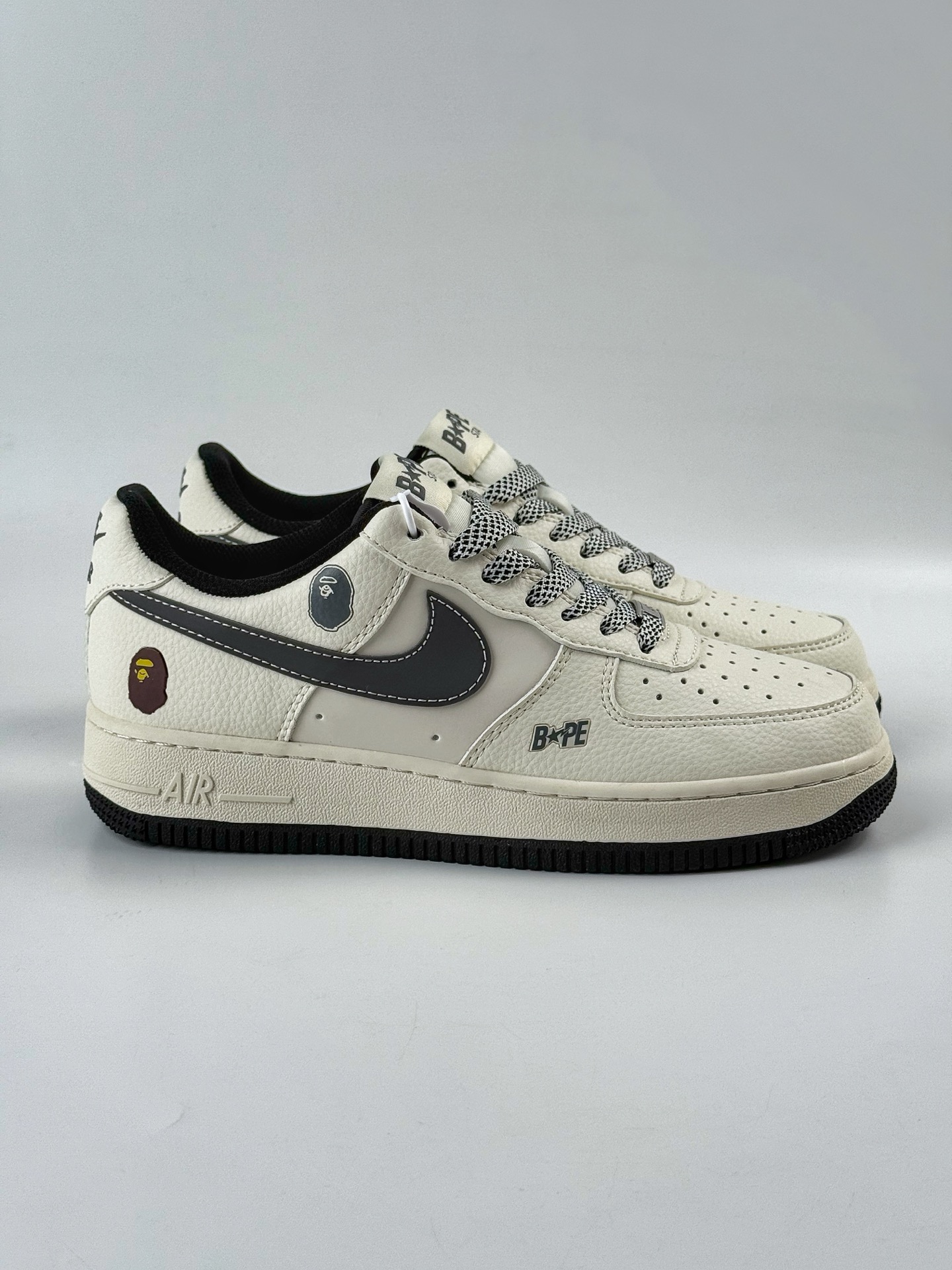 Nike Air Force 1 Low 07 x BAPE 白黑满天星 HS8068-009-High Quatity Cheap Brand wholesale wholesaler seller Clothes Bags handbags Sneakers Top Fashion Clothing Shoes from China Factory Chinese suppliers best Quality Beautiful Price Nike Air Force 1 Low 07 x BAPE 白黑满天星 HS8068-009