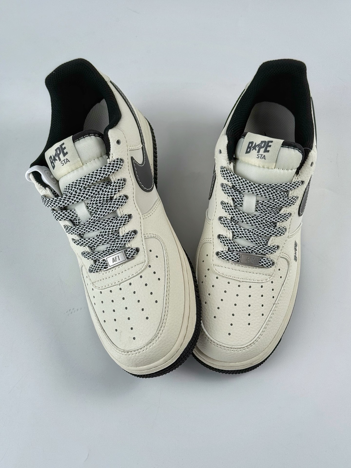Nike Air Force 1 Low 07 x BAPE 白黑满天星 HS8068-009-High Quatity Cheap Brand wholesale wholesaler seller Clothes Bags handbags Sneakers Top Fashion Clothing Shoes from China Factory Chinese suppliers best Quality Beautiful Price Nike Air Force 1 Low 07 x BAPE 白黑满天星 HS8068-009