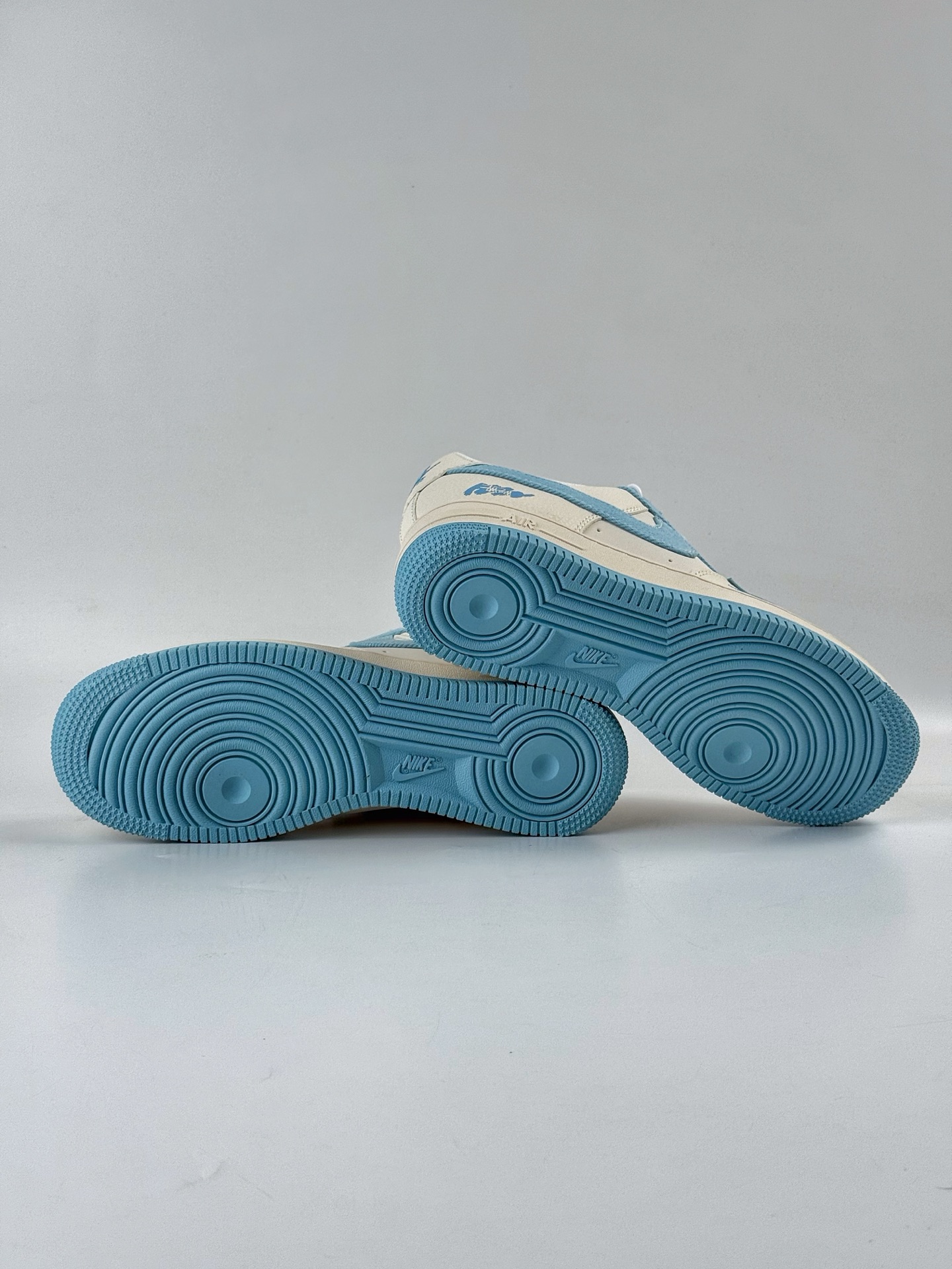 Nike Air Force 1 Low 07 x Stussy 白蓝小勾 HS8068-013-High Quatity Cheap Brand wholesale wholesaler seller Clothes Bags handbags Sneakers Top Fashion Clothing Shoes from China Factory Chinese suppliers best Quality Beautiful Price Nike Air Force 1 Low 07 x Stussy 白蓝小勾 HS8068-013