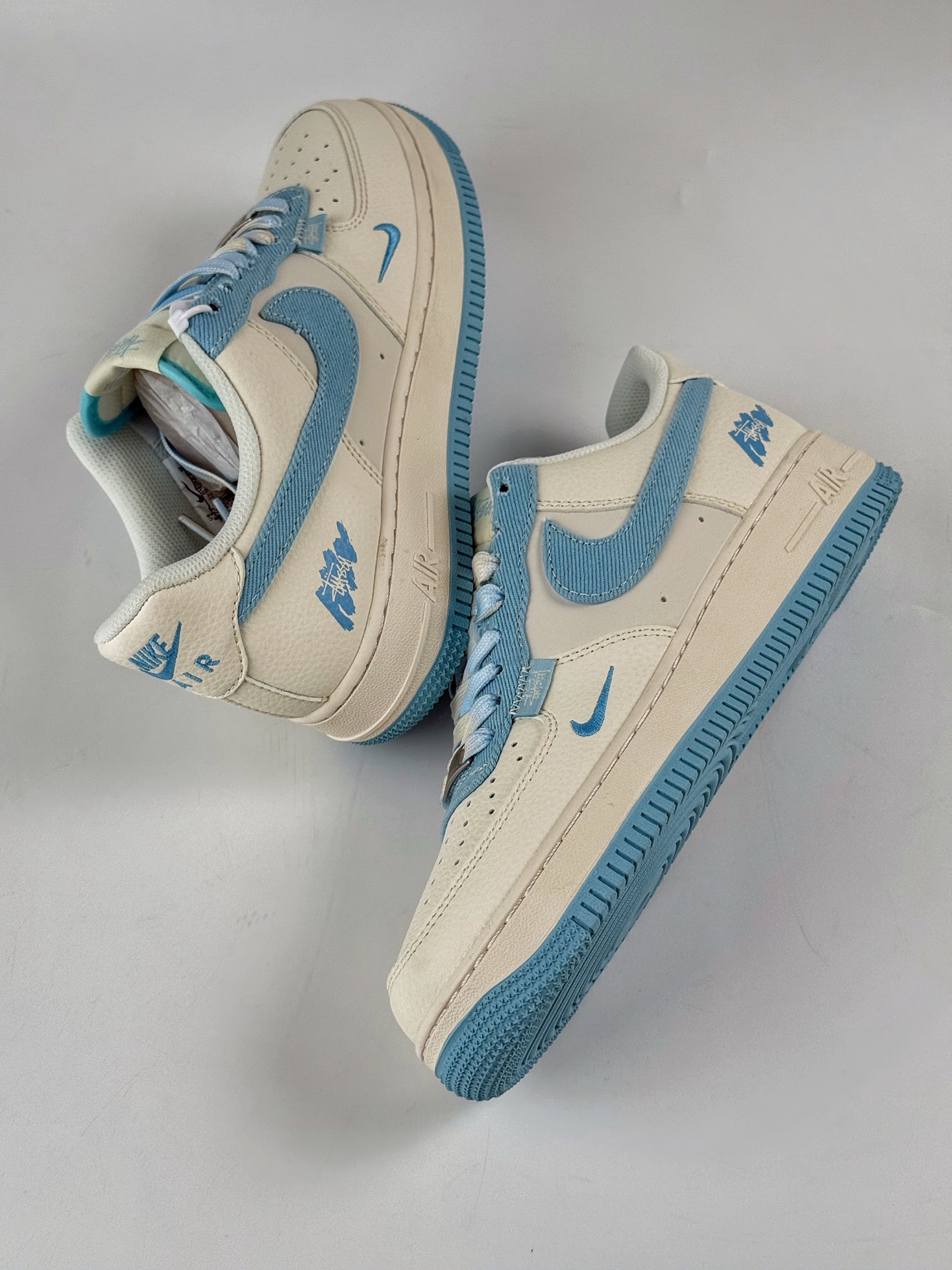 Nike Air Force 1 Low 07 x Stussy 白蓝小勾 HS8068-013-High Quatity Cheap Brand wholesale wholesaler seller Clothes Bags handbags Sneakers Top Fashion Clothing Shoes from China Factory Chinese suppliers best Quality Beautiful Price Nike Air Force 1 Low 07 x Stussy 白蓝小勾 HS8068-013