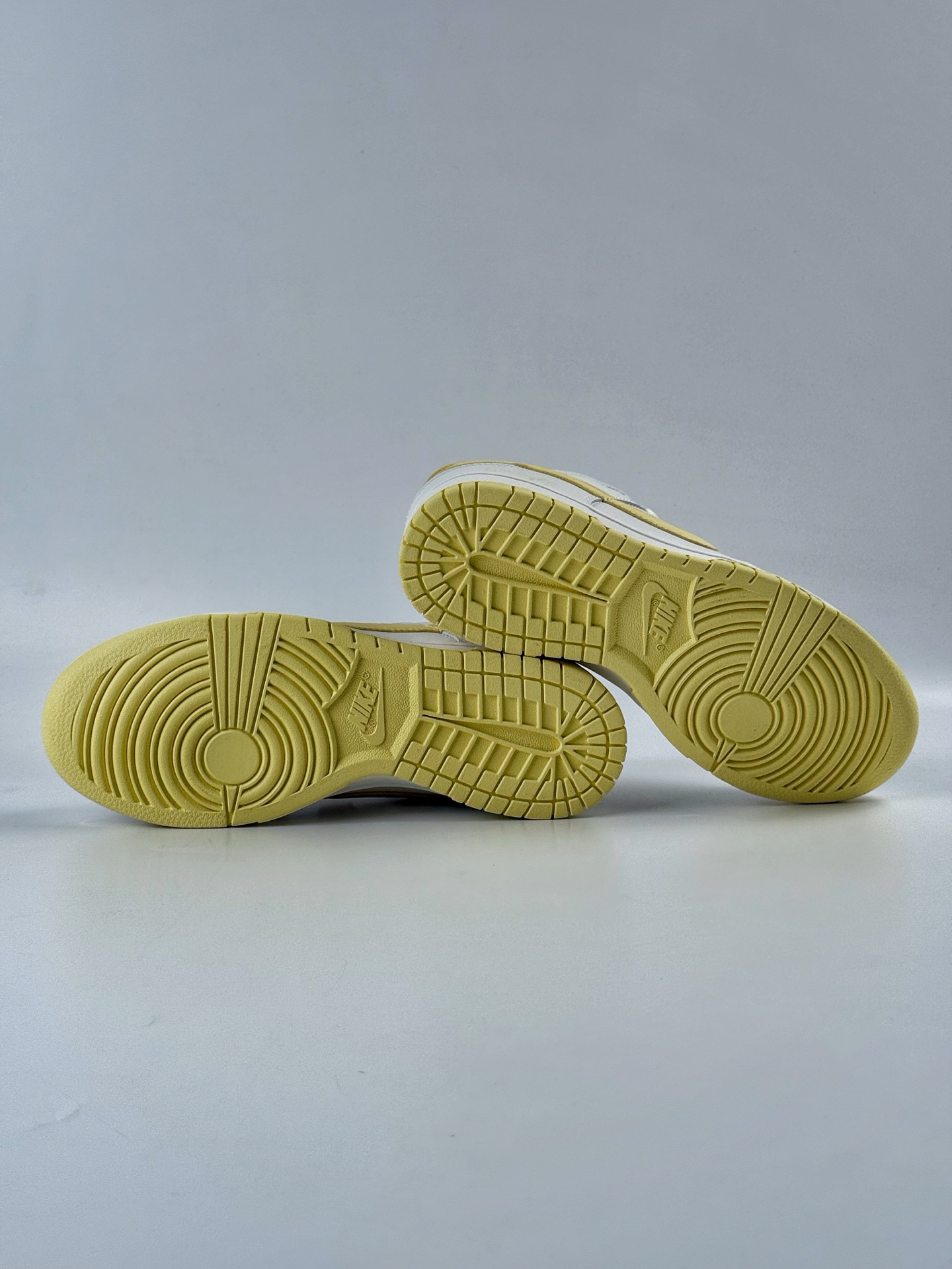 Nike SB Dunk Low 白黄 WY0406-020-High Quatity Cheap Brand wholesale wholesaler seller Clothes Bags handbags Sneakers Top Fashion Clothing Shoes from China Factory Chinese suppliers best Quality Beautiful Price Nike SB Dunk Low 白黄 WY0406-020