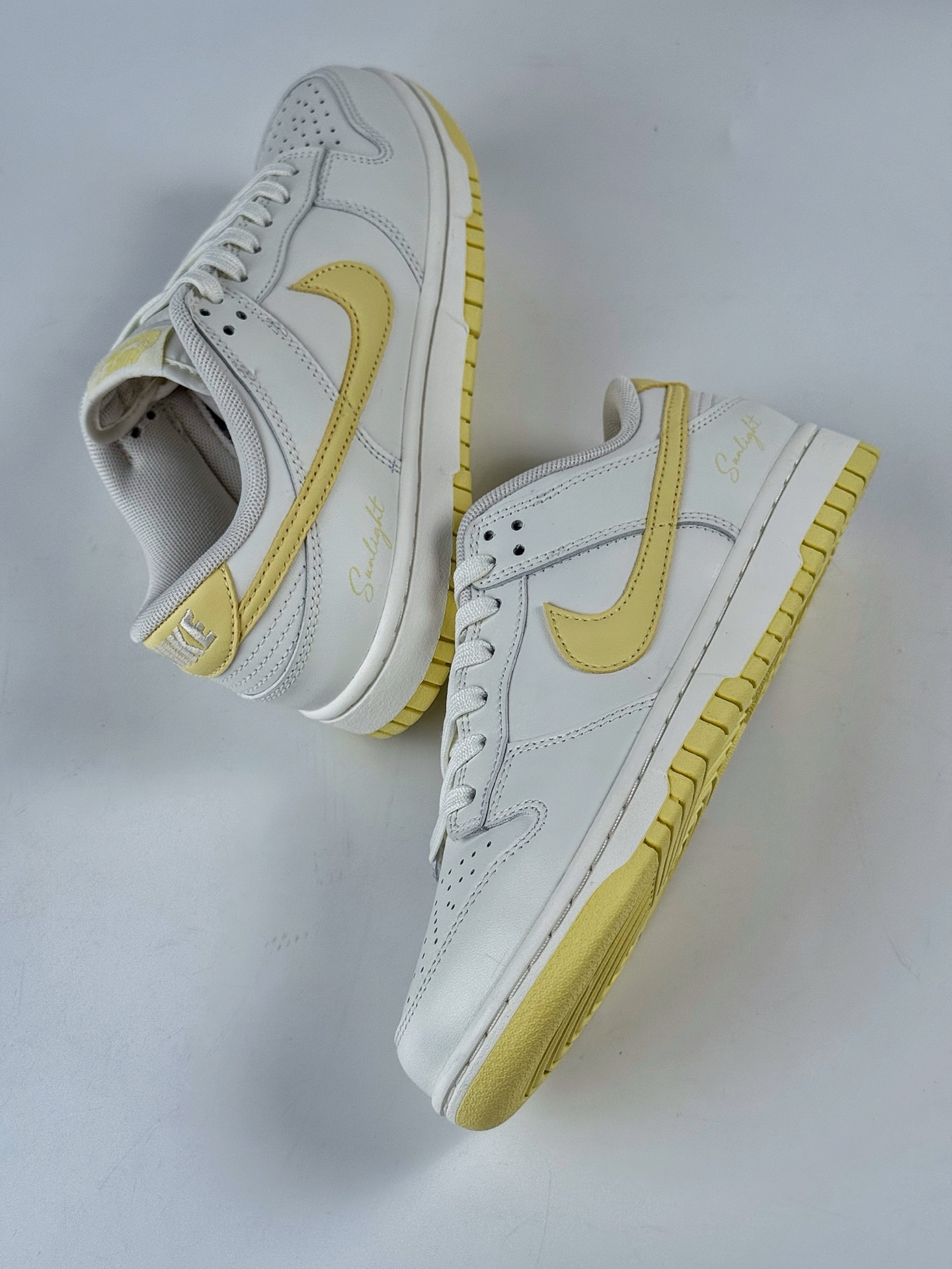 Nike SB Dunk Low 白黄 WY0406-020-High Quatity Cheap Brand wholesale wholesaler seller Clothes Bags handbags Sneakers Top Fashion Clothing Shoes from China Factory Chinese suppliers best Quality Beautiful Price Nike SB Dunk Low 白黄 WY0406-020