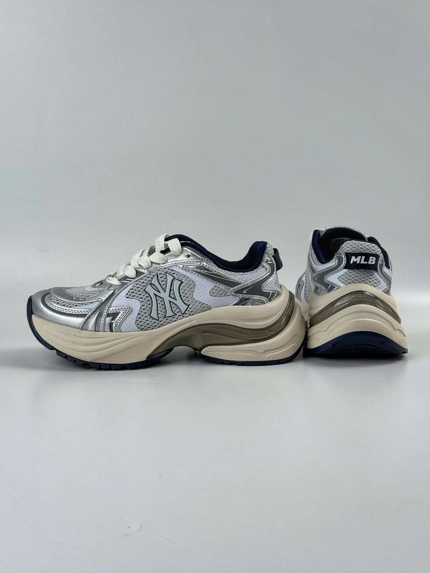 NY美国榄球洋基队 x MLB Chunky Runner Basic 厚底老爹厚底休闲运动慢跑鞋 3ARNSPL4N-High Quatity Cheap Brand wholesale wholesaler seller Clothes Bags handbags Sneakers Top Fashion Clothing Shoes from China Factory Chinese suppliers best Quality Beautiful Price NY美国榄球洋基队 x MLB Chunky Runner Basic 厚底老爹厚底休闲运动慢跑鞋 3ARNSPL4N