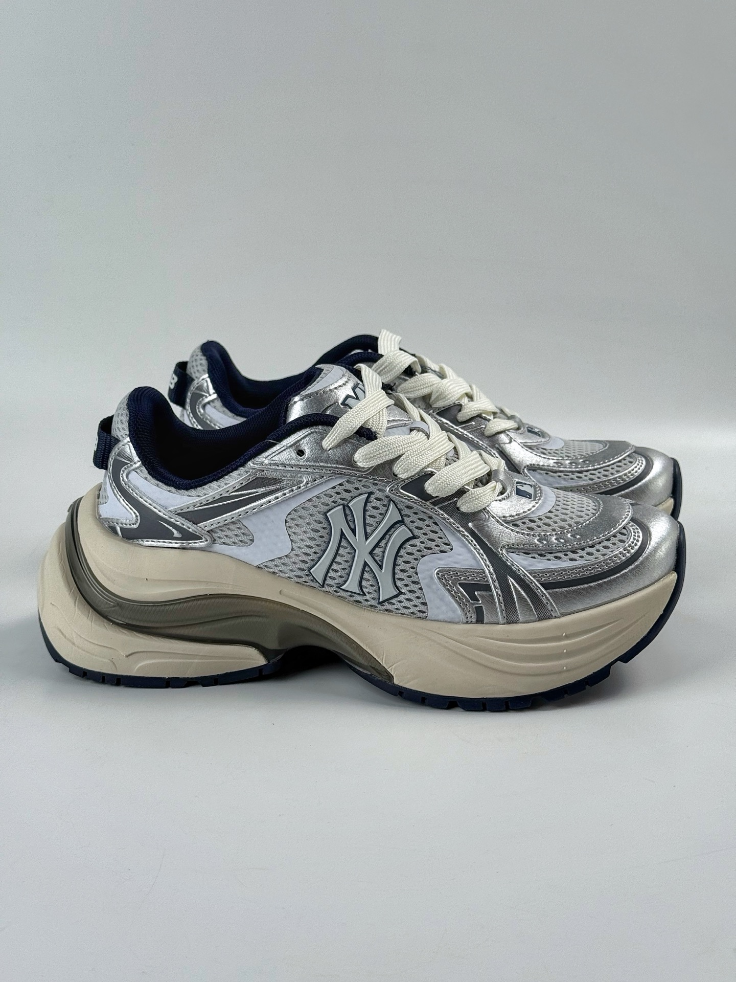 NY美国榄球洋基队 x MLB Chunky Runner Basic 厚底老爹厚底休闲运动慢跑鞋 3ARNSPL4N-High Quatity Cheap Brand wholesale wholesaler seller Clothes Bags handbags Sneakers Top Fashion Clothing Shoes from China Factory Chinese suppliers best Quality Beautiful Price NY美国榄球洋基队 x MLB Chunky Runner Basic 厚底老爹厚底休闲运动慢跑鞋 3ARNSPL4N