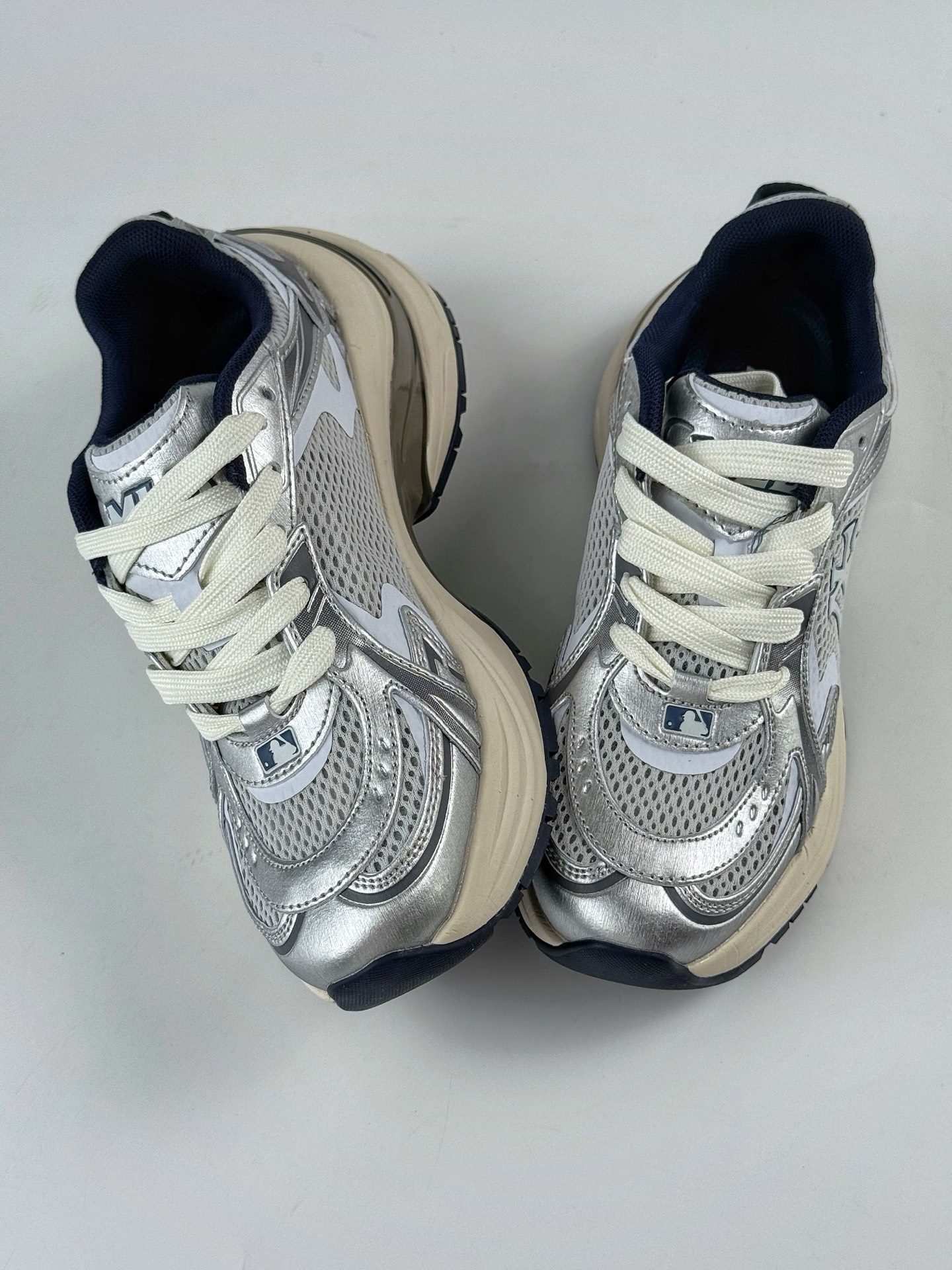 NY美国榄球洋基队 x MLB Chunky Runner Basic 厚底老爹厚底休闲运动慢跑鞋 3ARNSPL4N-High Quatity Cheap Brand wholesale wholesaler seller Clothes Bags handbags Sneakers Top Fashion Clothing Shoes from China Factory Chinese suppliers best Quality Beautiful Price NY美国榄球洋基队 x MLB Chunky Runner Basic 厚底老爹厚底休闲运动慢跑鞋 3ARNSPL4N