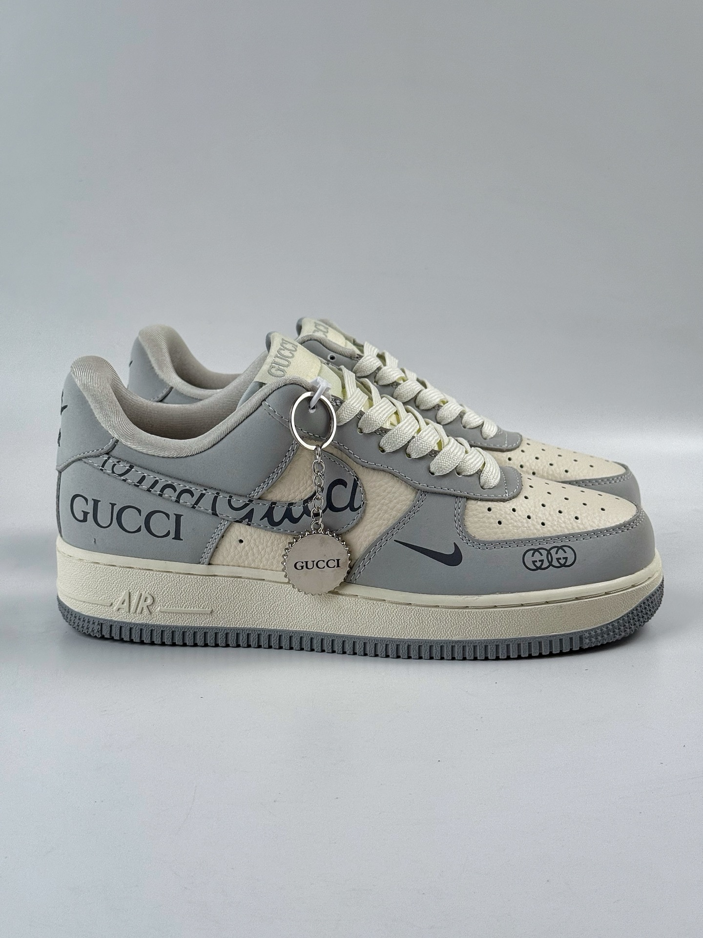 Nike Air Force 1 Low 07 x GUCCI 灰白小钩 DF0188-050-High Quatity Cheap Brand wholesale wholesaler seller Clothes Bags handbags Sneakers Top Fashion Clothing Shoes from China Factory Chinese suppliers best Quality Beautiful Price Nike Air Force 1 Low 07 x GUCCI 灰白小钩 DF0188-050