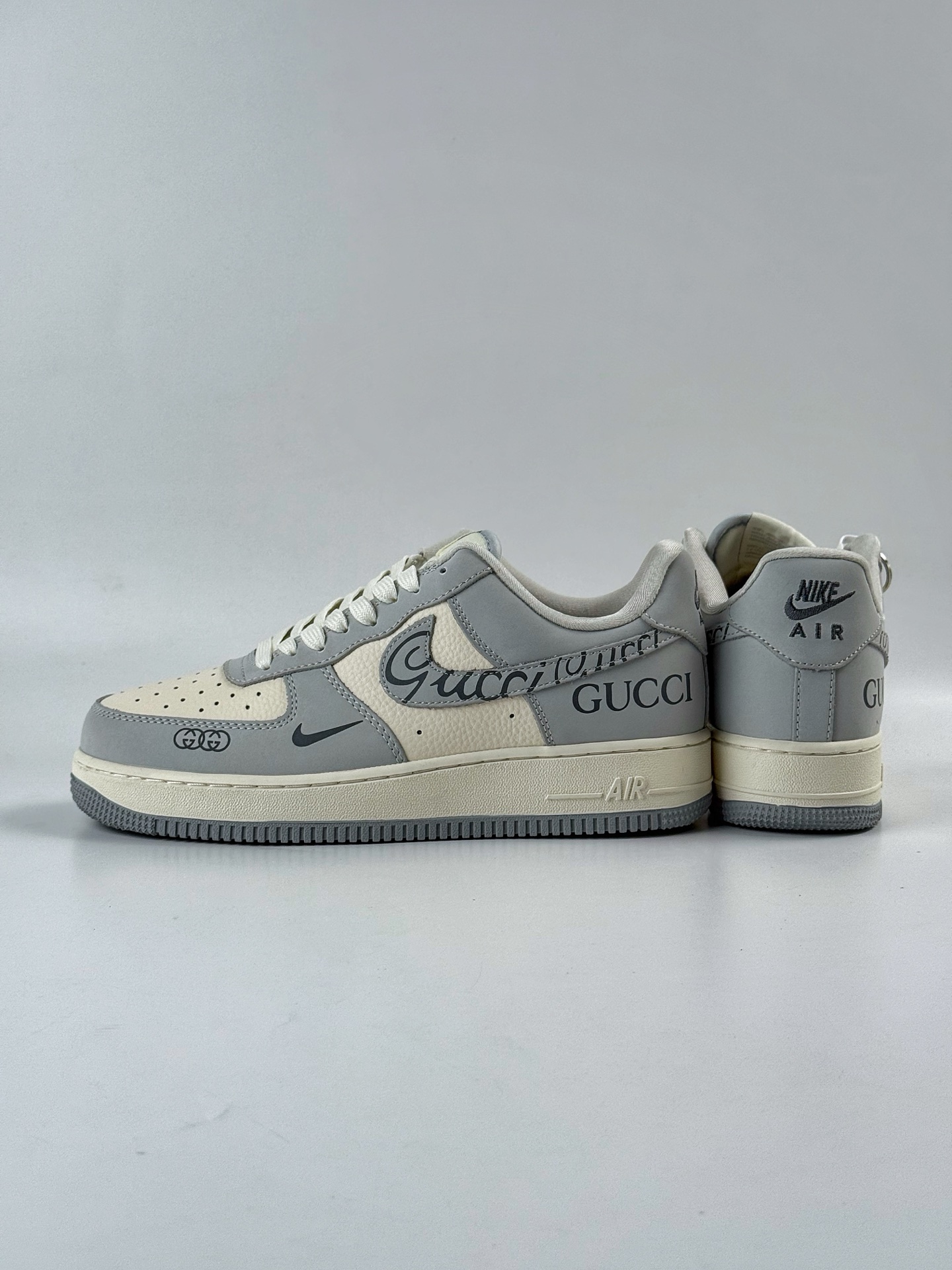Nike Air Force 1 Low 07 x GUCCI 灰白小钩 DF0188-050-High Quatity Cheap Brand wholesale wholesaler seller Clothes Bags handbags Sneakers Top Fashion Clothing Shoes from China Factory Chinese suppliers best Quality Beautiful Price Nike Air Force 1 Low 07 x GUCCI 灰白小钩 DF0188-050