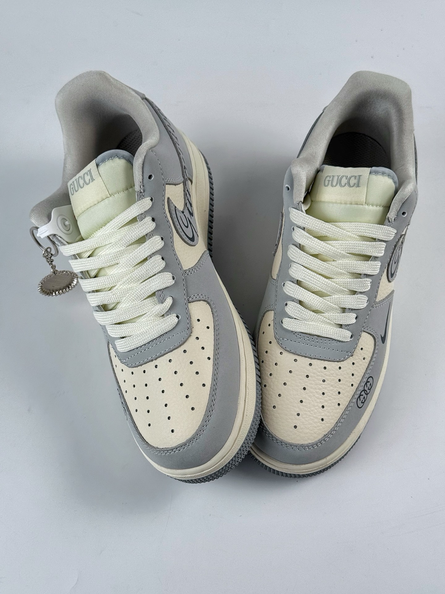 Nike Air Force 1 Low 07 x GUCCI 灰白小钩 DF0188-050-High Quatity Cheap Brand wholesale wholesaler seller Clothes Bags handbags Sneakers Top Fashion Clothing Shoes from China Factory Chinese suppliers best Quality Beautiful Price Nike Air Force 1 Low 07 x GUCCI 灰白小钩 DF0188-050
