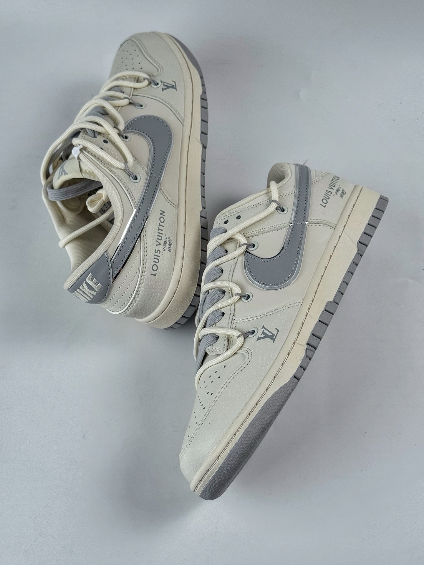 Nike SB Dunk Low x Louis Vuitton 白灰绑带 DM6868-092-High Quatity Cheap Brand wholesale wholesaler seller Clothes Bags handbags Sneakers Top Fashion Clothing Shoes from China Factory Chinese suppliers best Quality Beautiful Price Nike SB Dunk Low x Louis Vuitton 白灰绑带 DM6868-092