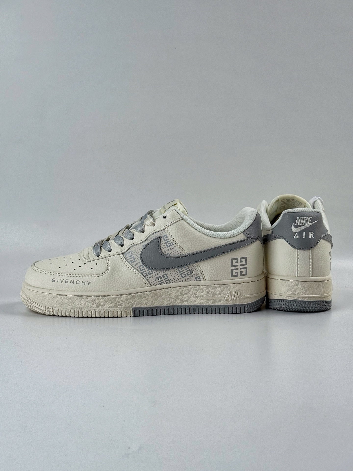 Nike Air Force 1 Low 07 x GIVENCHY 白灰 HS8068-017-High Quatity Cheap Brand wholesale wholesaler seller Clothes Bags handbags Sneakers Top Fashion Clothing Shoes from China Factory Chinese suppliers best Quality Beautiful Price Nike Air Force 1 Low 07 x GIVENCHY 白灰 HS8068-017