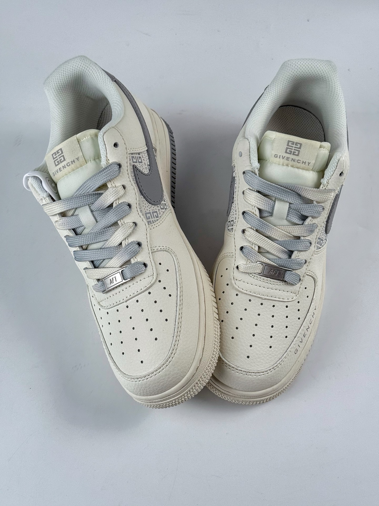 Nike Air Force 1 Low 07 x GIVENCHY 白灰 HS8068-017-High Quatity Cheap Brand wholesale wholesaler seller Clothes Bags handbags Sneakers Top Fashion Clothing Shoes from China Factory Chinese suppliers best Quality Beautiful Price Nike Air Force 1 Low 07 x GIVENCHY 白灰 HS8068-017