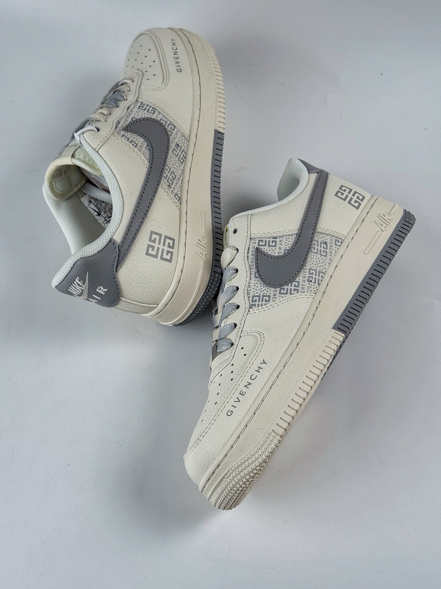 Nike Air Force 1 Low 07 x GIVENCHY 白灰 HS8068-017-High Quatity Cheap Brand wholesale wholesaler seller Clothes Bags handbags Sneakers Top Fashion Clothing Shoes from China Factory Chinese suppliers best Quality Beautiful Price Nike Air Force 1 Low 07 x GIVENCHY 白灰 HS8068-017