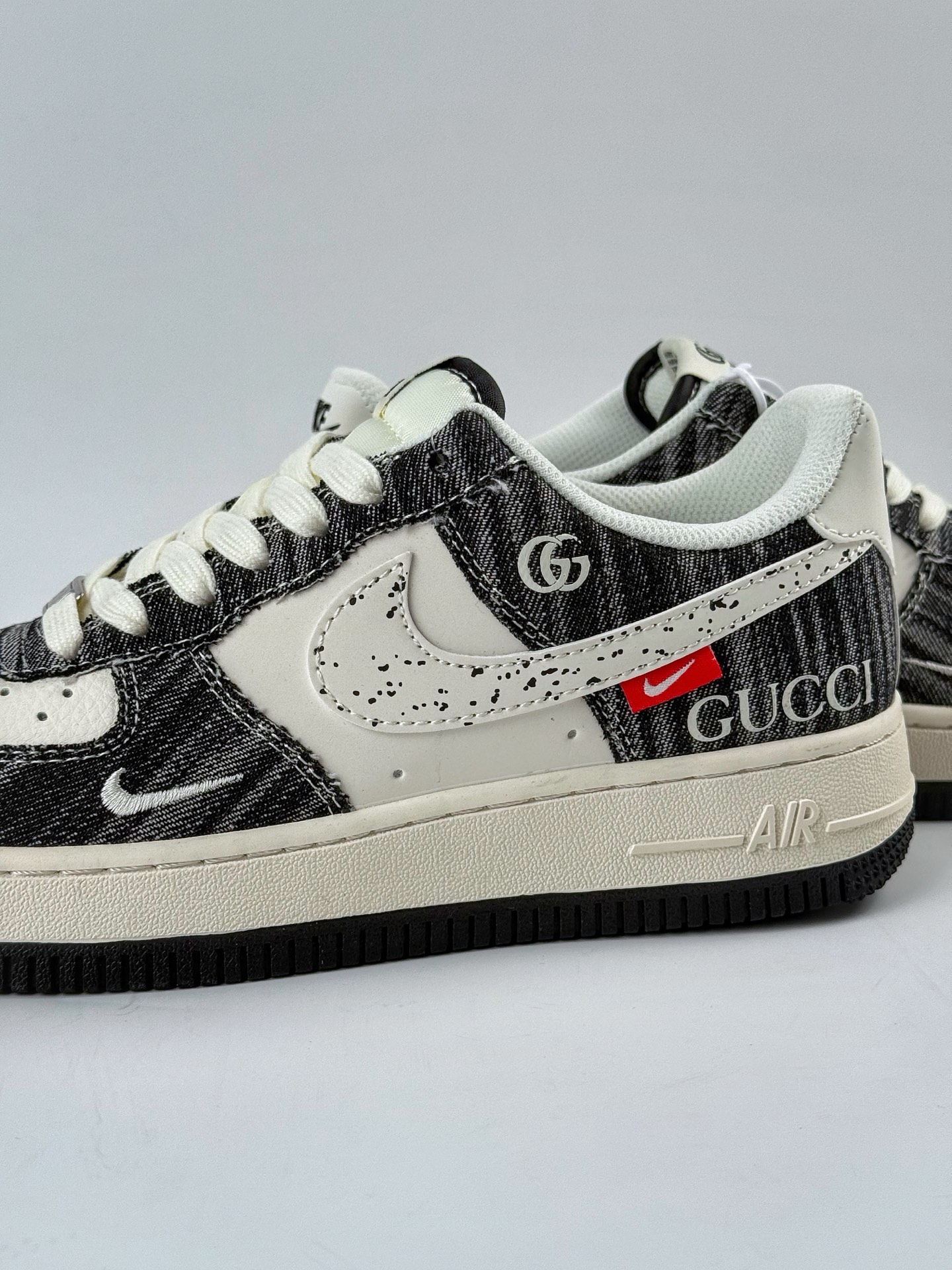 Nike SB Dunk Low x GUCCI 黑白小勾 HS8068-011-High Quatity Cheap Brand wholesale wholesaler seller Clothes Bags handbags Sneakers Top Fashion Clothing Shoes from China Factory Chinese suppliers best Quality Beautiful Price Nike SB Dunk Low x GUCCI 黑白小勾 HS8068-011