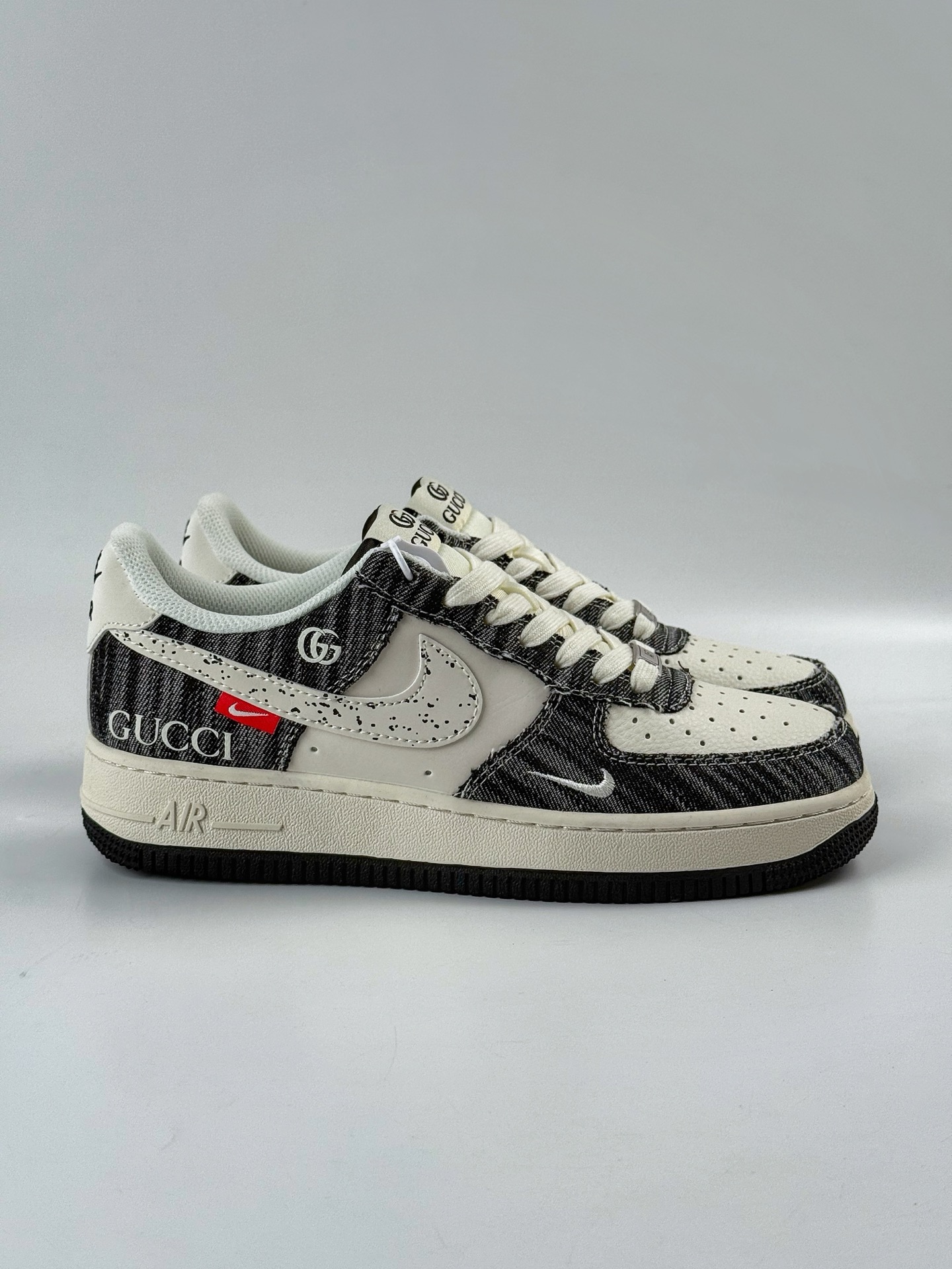 Nike SB Dunk Low x GUCCI 黑白小勾 HS8068-011-High Quatity Cheap Brand wholesale wholesaler seller Clothes Bags handbags Sneakers Top Fashion Clothing Shoes from China Factory Chinese suppliers best Quality Beautiful Price Nike SB Dunk Low x GUCCI 黑白小勾 HS8068-011