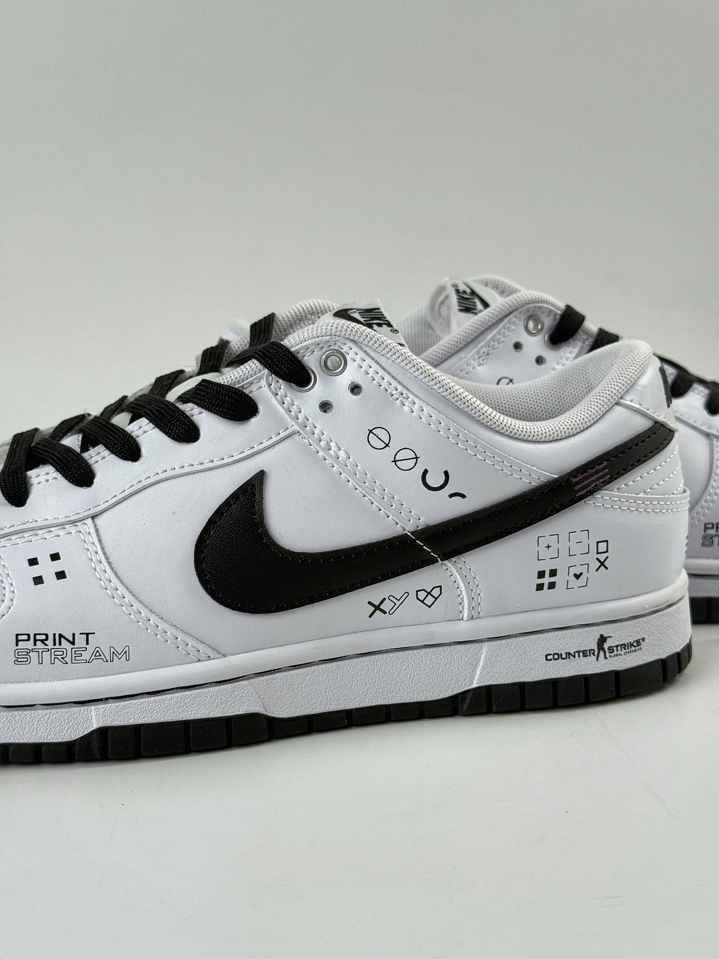NIKE SB Dunk Low x Just Do It 白黑 WC1220-001