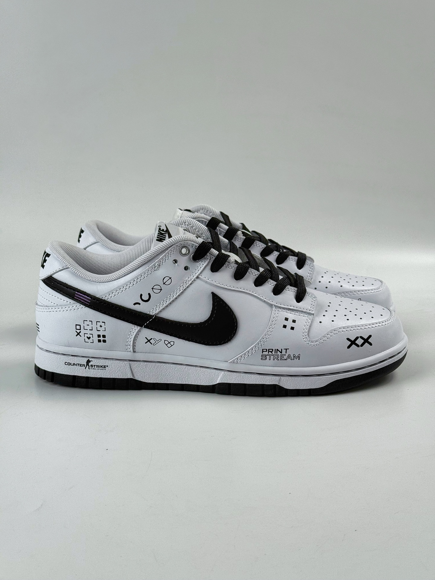 NIKE SB Dunk Low x Just Do It 白黑 WC1220-001