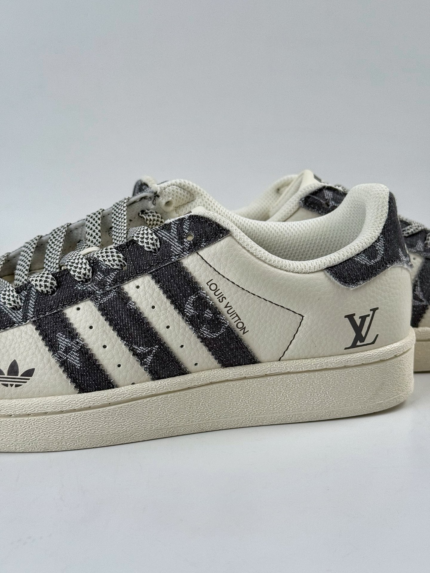 AD Originals Superstar x Louis Vuitton 白黑满天星 XS0016-High Quatity Cheap Brand wholesale wholesaler seller Clothes Bags handbags Sneakers Top Fashion Clothing Shoes from China Factory Chinese suppliers best Quality Beautiful Price AD Originals Superstar x Louis Vuitton 白黑满天星 XS0016