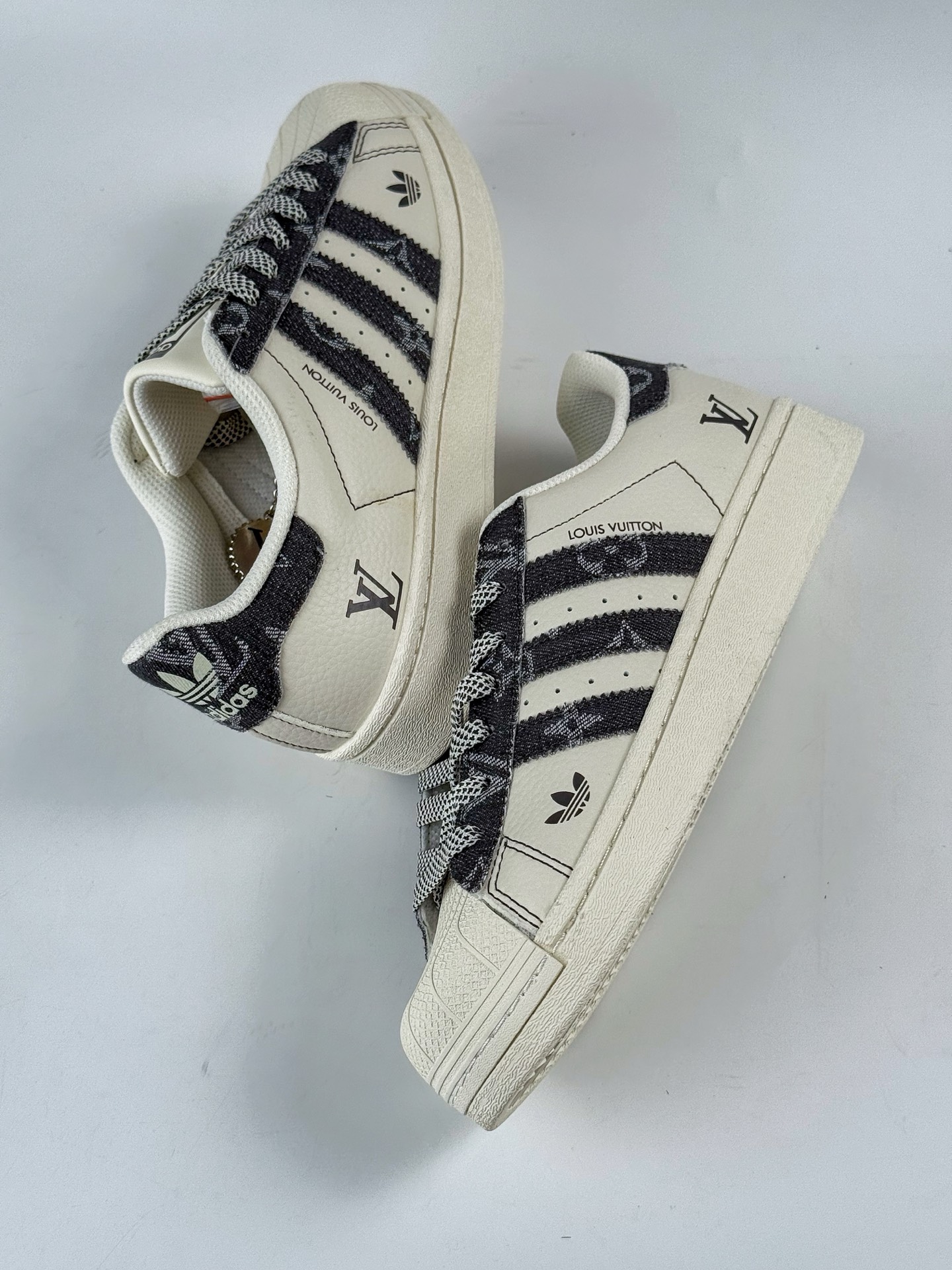 AD Originals Superstar x Louis Vuitton 白黑满天星 XS0016-High Quatity Cheap Brand wholesale wholesaler seller Clothes Bags handbags Sneakers Top Fashion Clothing Shoes from China Factory Chinese suppliers best Quality Beautiful Price AD Originals Superstar x Louis Vuitton 白黑满天星 XS0016