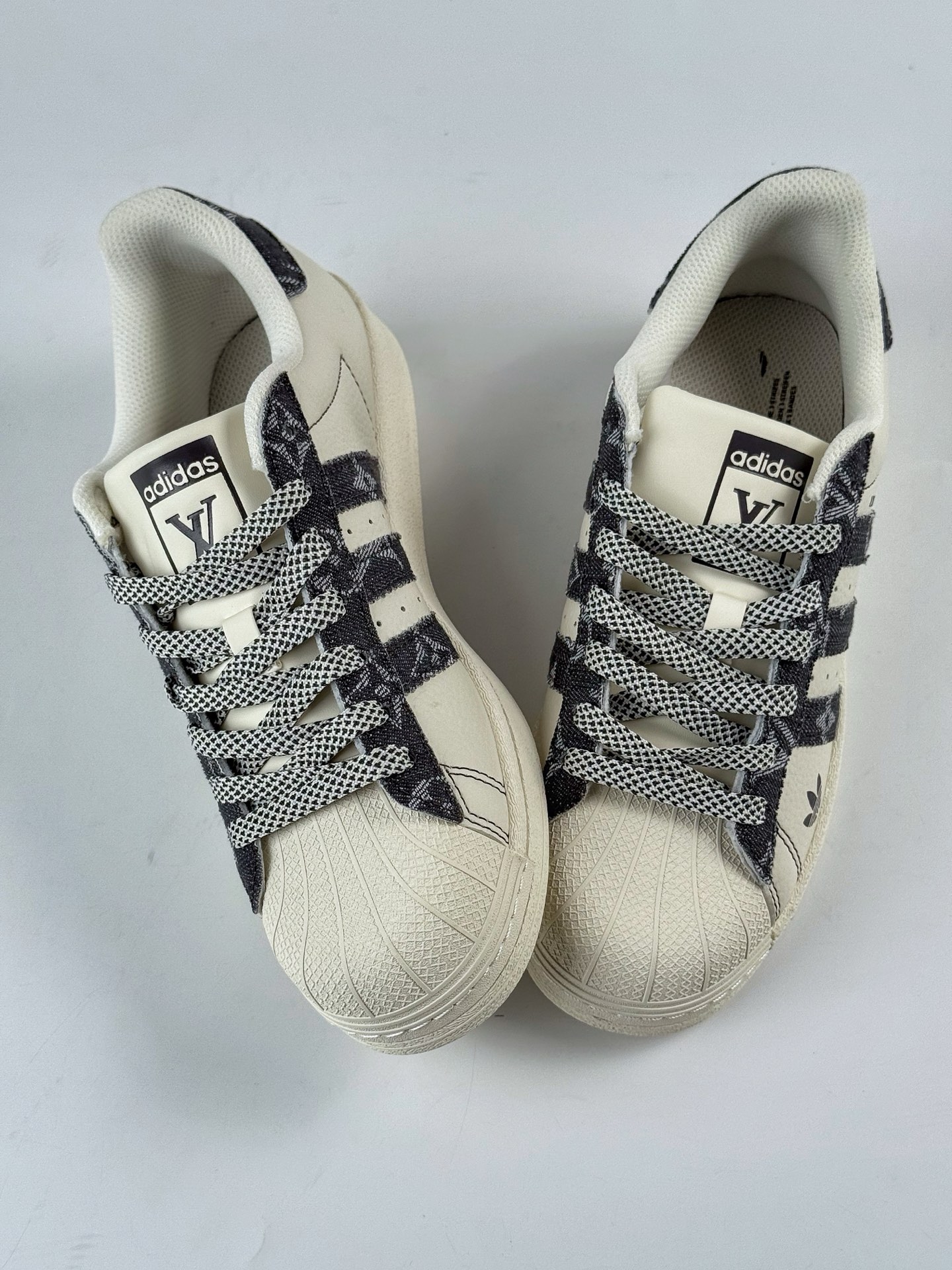 AD Originals Superstar x Louis Vuitton 白黑满天星 XS0016-High Quatity Cheap Brand wholesale wholesaler seller Clothes Bags handbags Sneakers Top Fashion Clothing Shoes from China Factory Chinese suppliers best Quality Beautiful Price AD Originals Superstar x Louis Vuitton 白黑满天星 XS0016