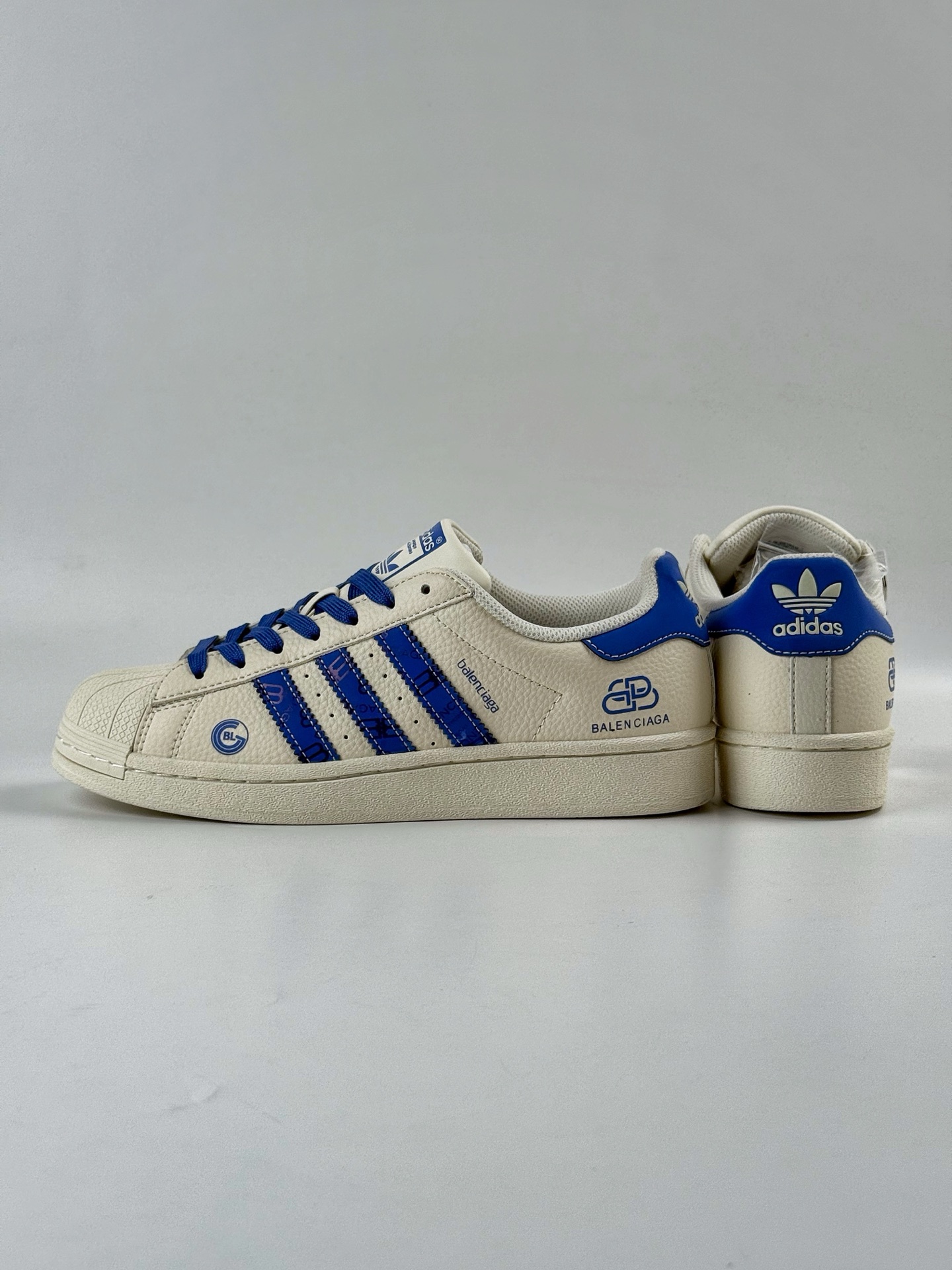 AD Originals Superstar x Balenciaga 白蓝 DS0014-High Quatity Cheap Brand wholesale wholesaler seller Clothes Bags handbags Sneakers Top Fashion Clothing Shoes from China Factory Chinese suppliers best Quality Beautiful Price AD Originals Superstar x Balenciaga 白蓝 DS0014