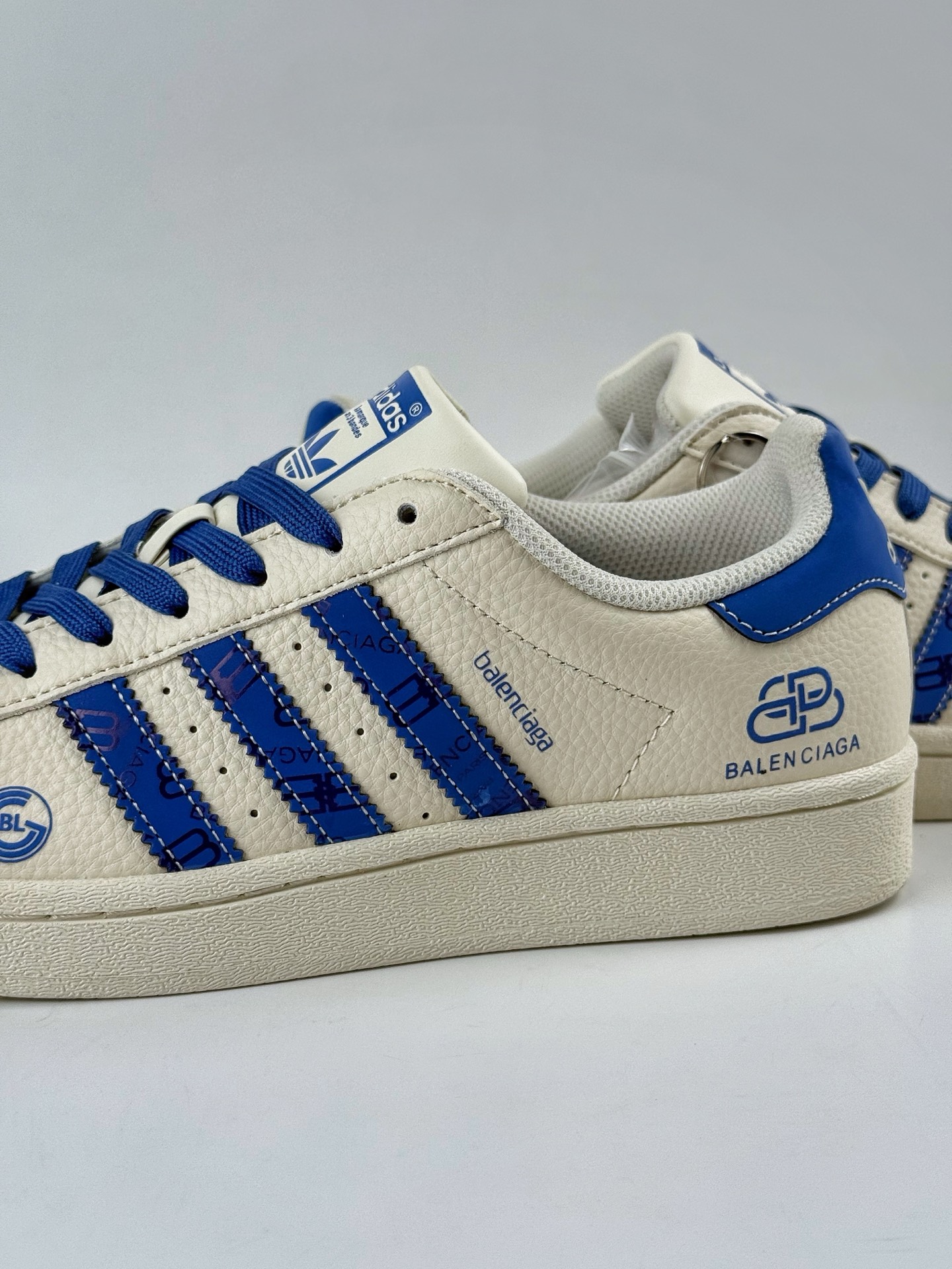 AD Originals Superstar x Balenciaga 白蓝 DS0014-High Quatity Cheap Brand wholesale wholesaler seller Clothes Bags handbags Sneakers Top Fashion Clothing Shoes from China Factory Chinese suppliers best Quality Beautiful Price AD Originals Superstar x Balenciaga 白蓝 DS0014