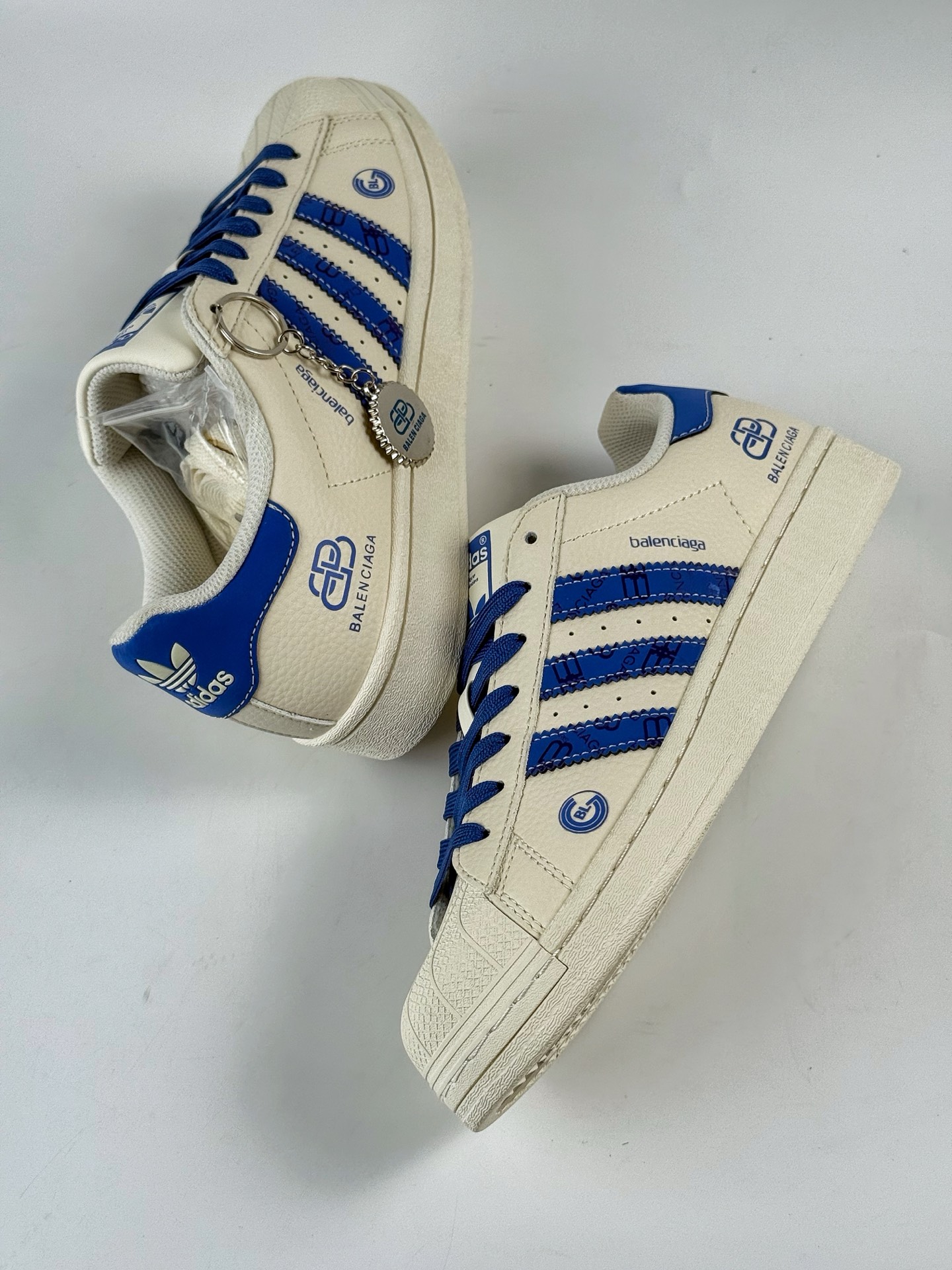 AD Originals Superstar x Balenciaga 白蓝 DS0014-High Quatity Cheap Brand wholesale wholesaler seller Clothes Bags handbags Sneakers Top Fashion Clothing Shoes from China Factory Chinese suppliers best Quality Beautiful Price AD Originals Superstar x Balenciaga 白蓝 DS0014
