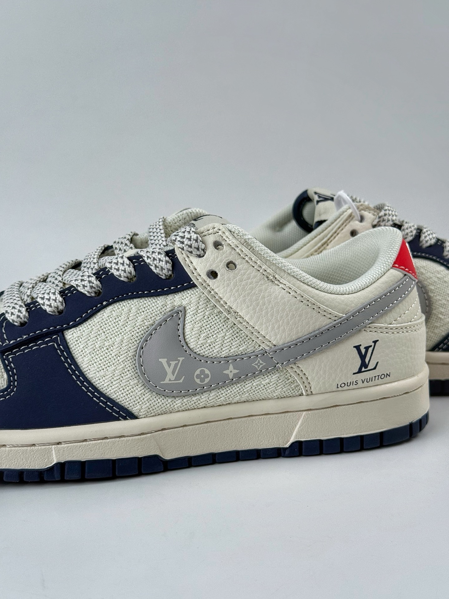 Nike Jordan Air Jordan 1“LV联名——蓝红帆布拼接” 高端定制 搭配灰色勾印花 JP1628-004