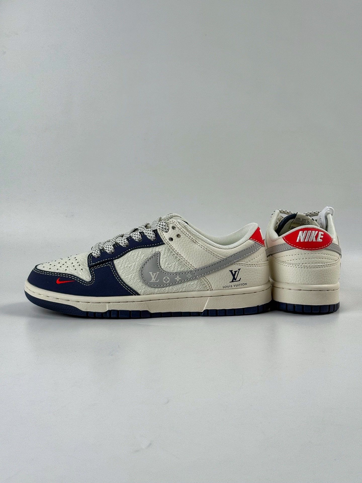 Nike Jordan Air Jordan 1“LV联名——蓝红帆布拼接” 高端定制 搭配灰色勾印花 JP1628-004