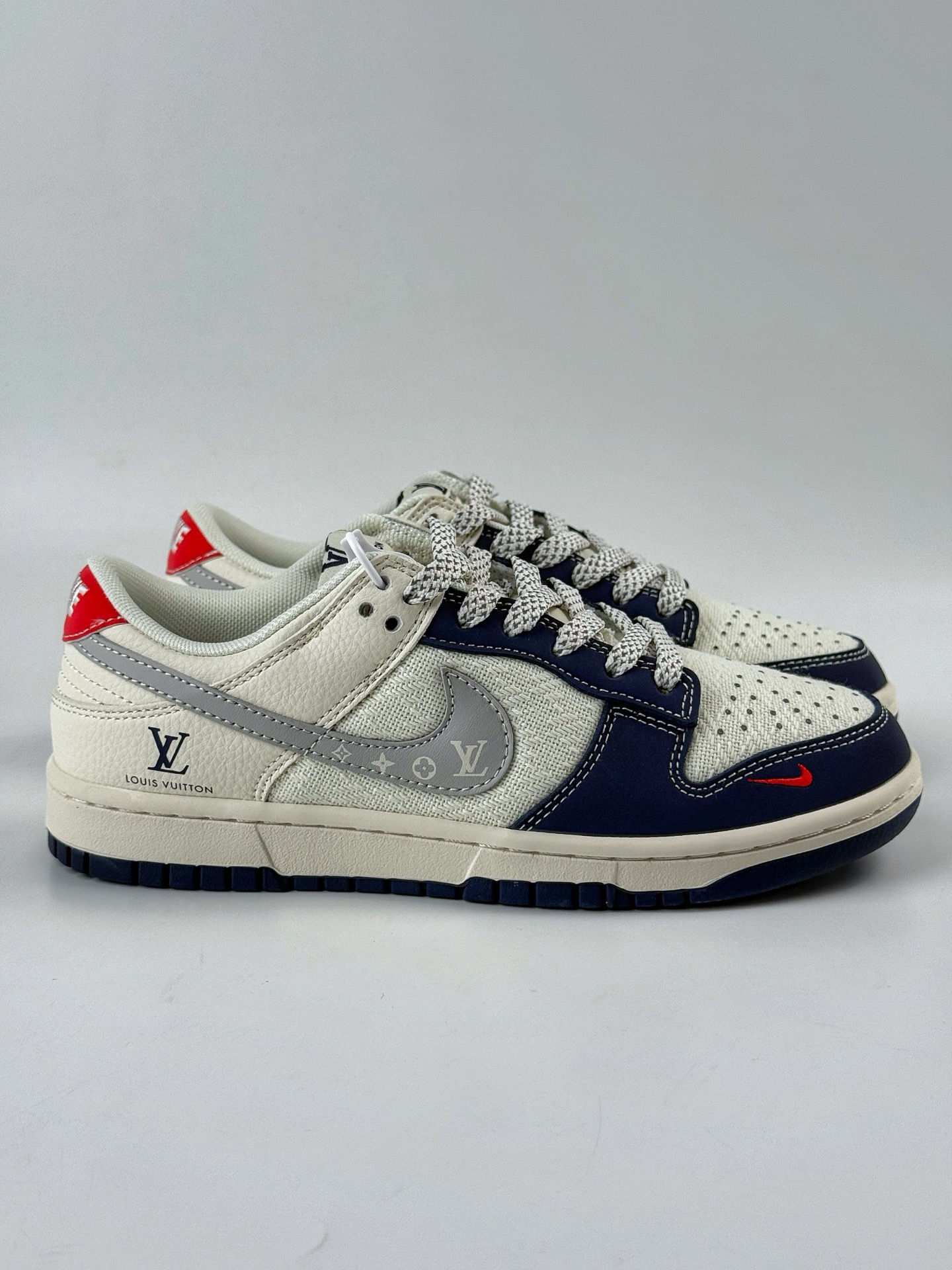 Nike Jordan Air Jordan 1“LV联名——蓝红帆布拼接” 高端定制 搭配灰色勾印花 JP1628-004