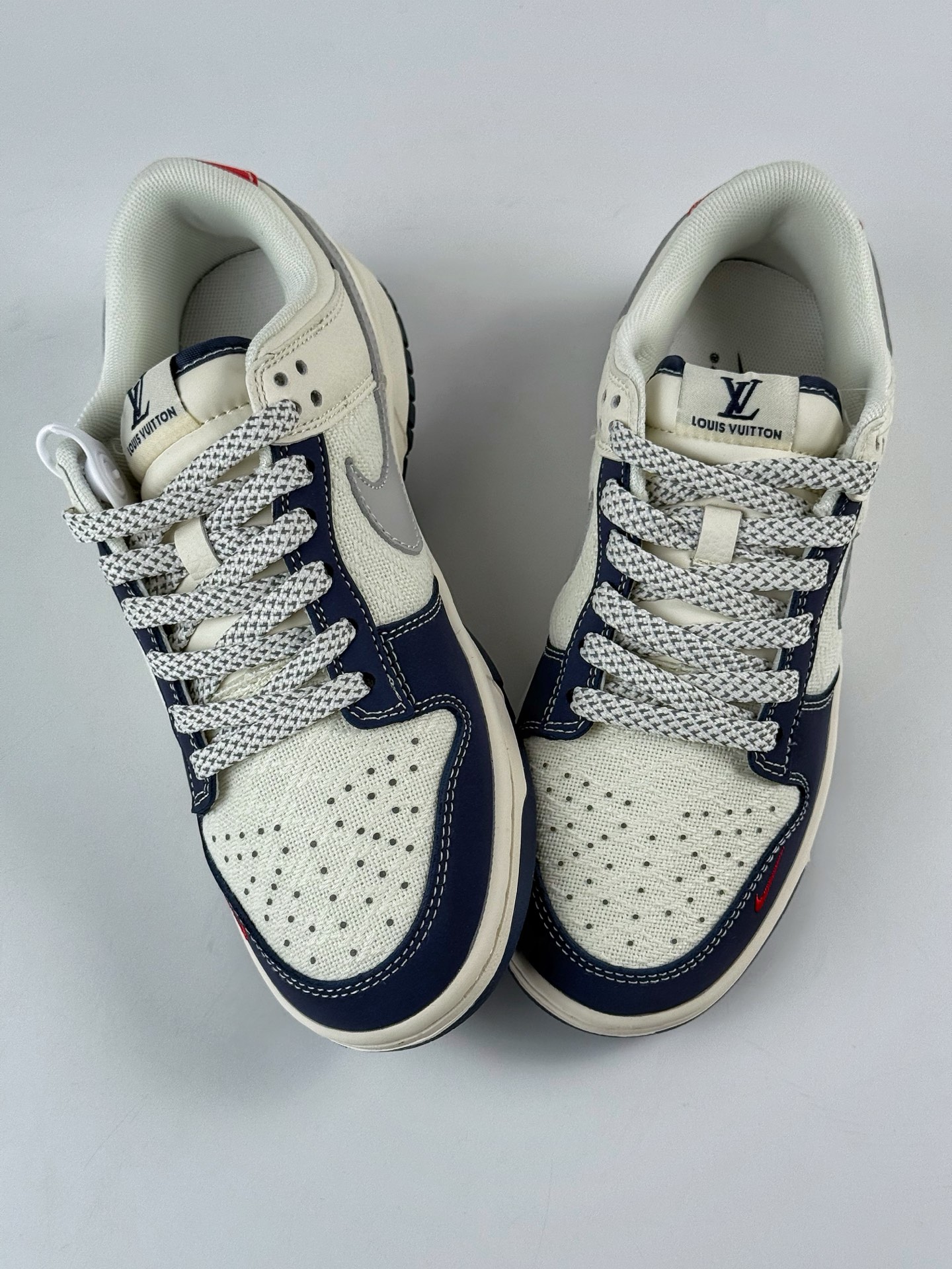 Nike Jordan Air Jordan 1“LV联名——蓝红帆布拼接” 高端定制 搭配灰色勾印花 JP1628-004