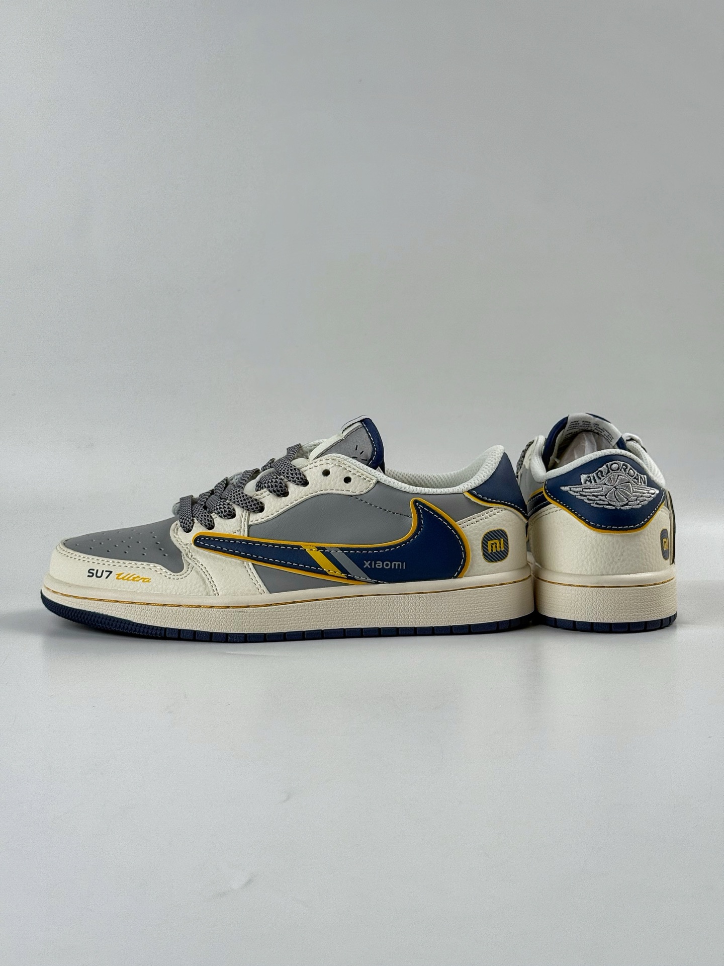 Travis Scott x Nike Air Jordan 1 Low x SU7 Ultra Air Jordan 1 Low 反转白灰满天星倒钩 XX3168-212