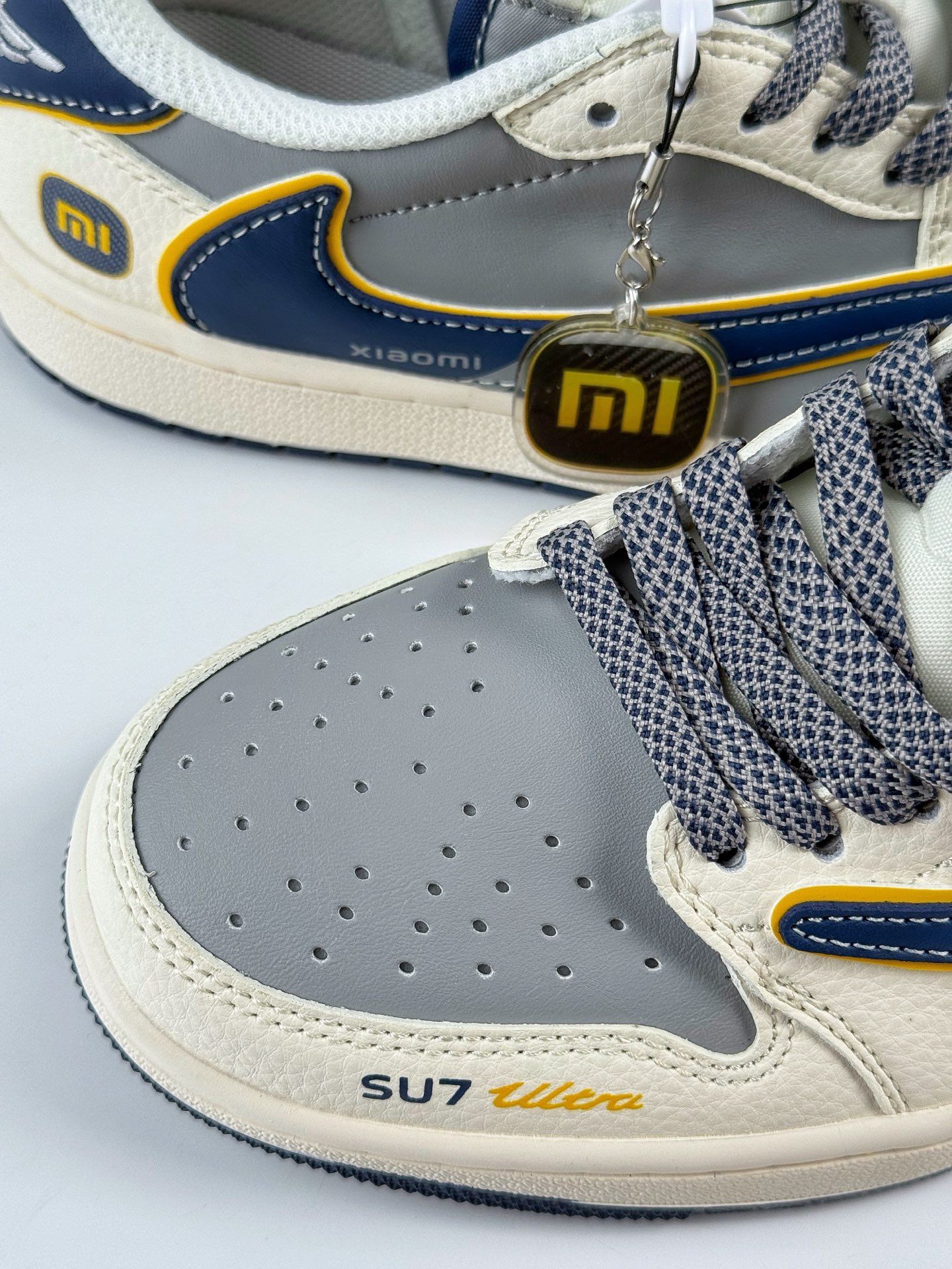 Travis Scott x Nike Air Jordan 1 Low x SU7 Ultra Air Jordan 1 Low 反转白灰满天星倒钩 XX3168-212