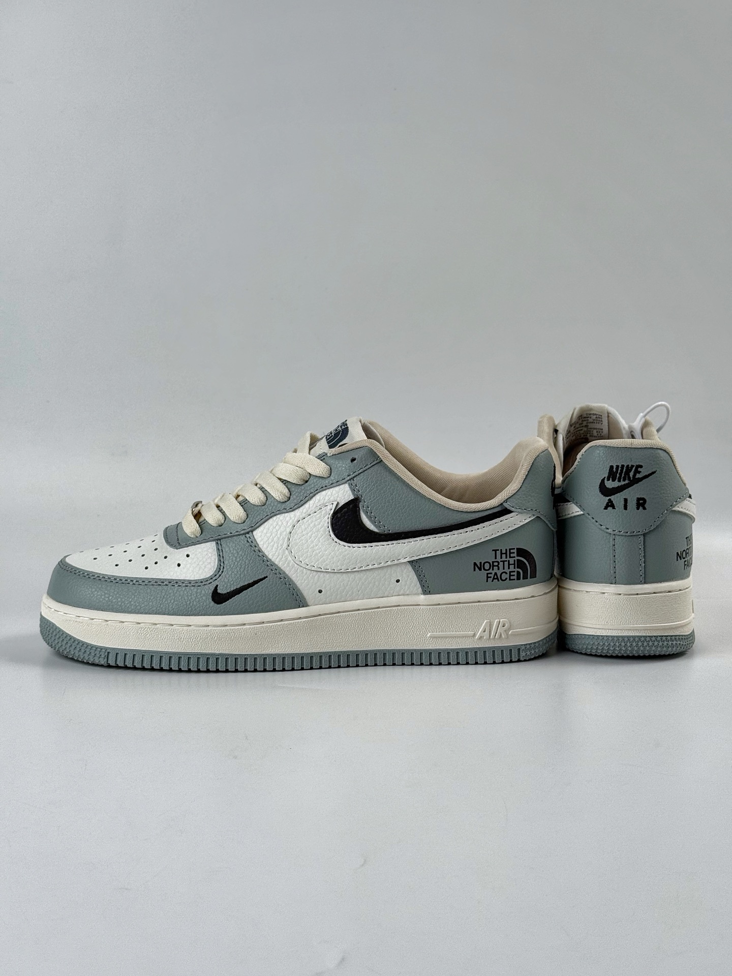Nike Air Force 1 Low 07 x The North Face 灰白双勾小勾 AM1588-003-High Quatity Cheap Brand wholesale wholesaler seller Clothes Bags handbags Sneakers Top Fashion Clothing Shoes from China Factory Chinese suppliers best Quality Beautiful Price Nike Air Force 1 Low 07 x The North Face 灰白双勾小勾 AM1588-003