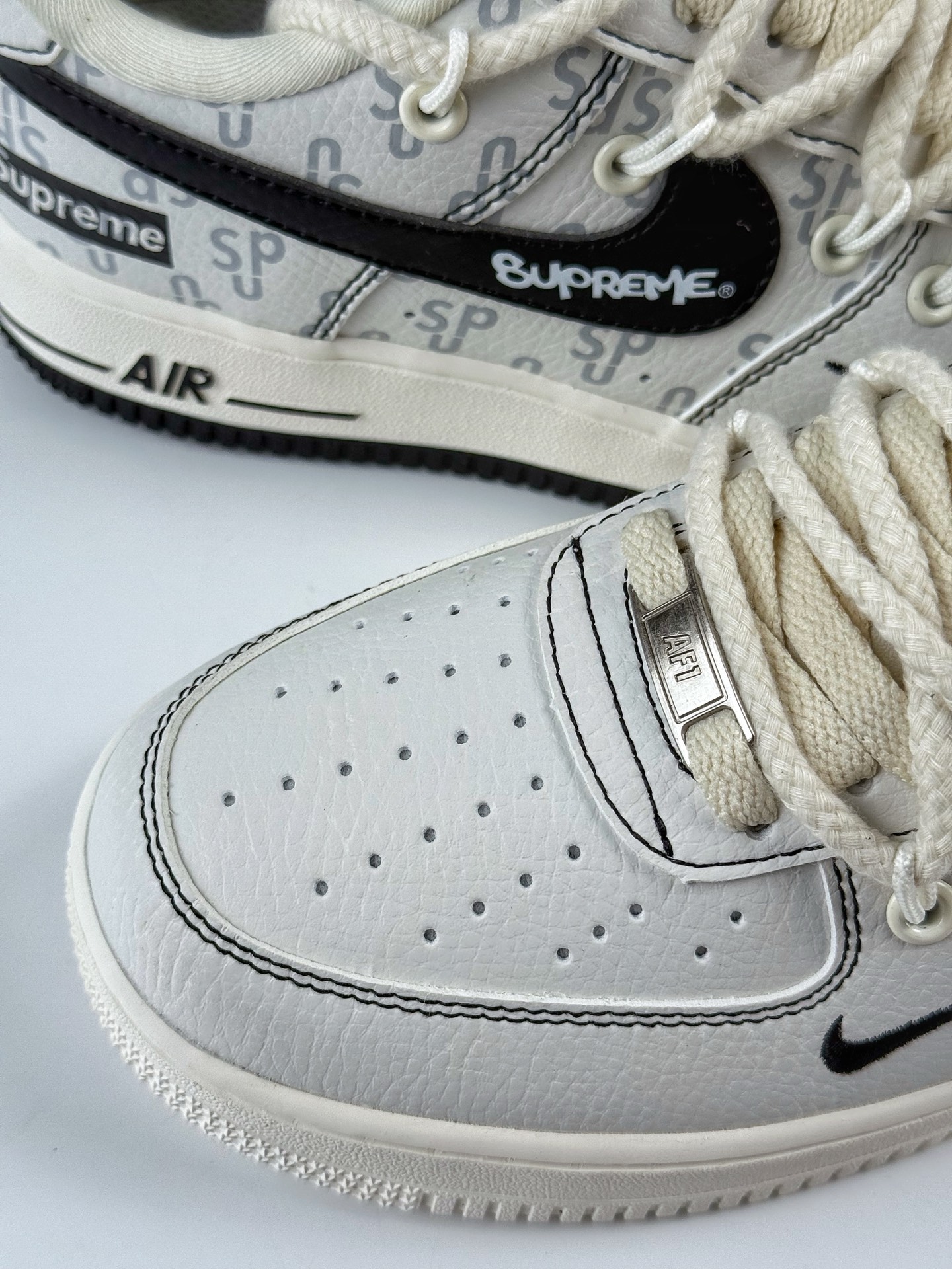 Nike Air Force 1 Low 07 x Supreme 白黑绑带小勾 AM1588-011
