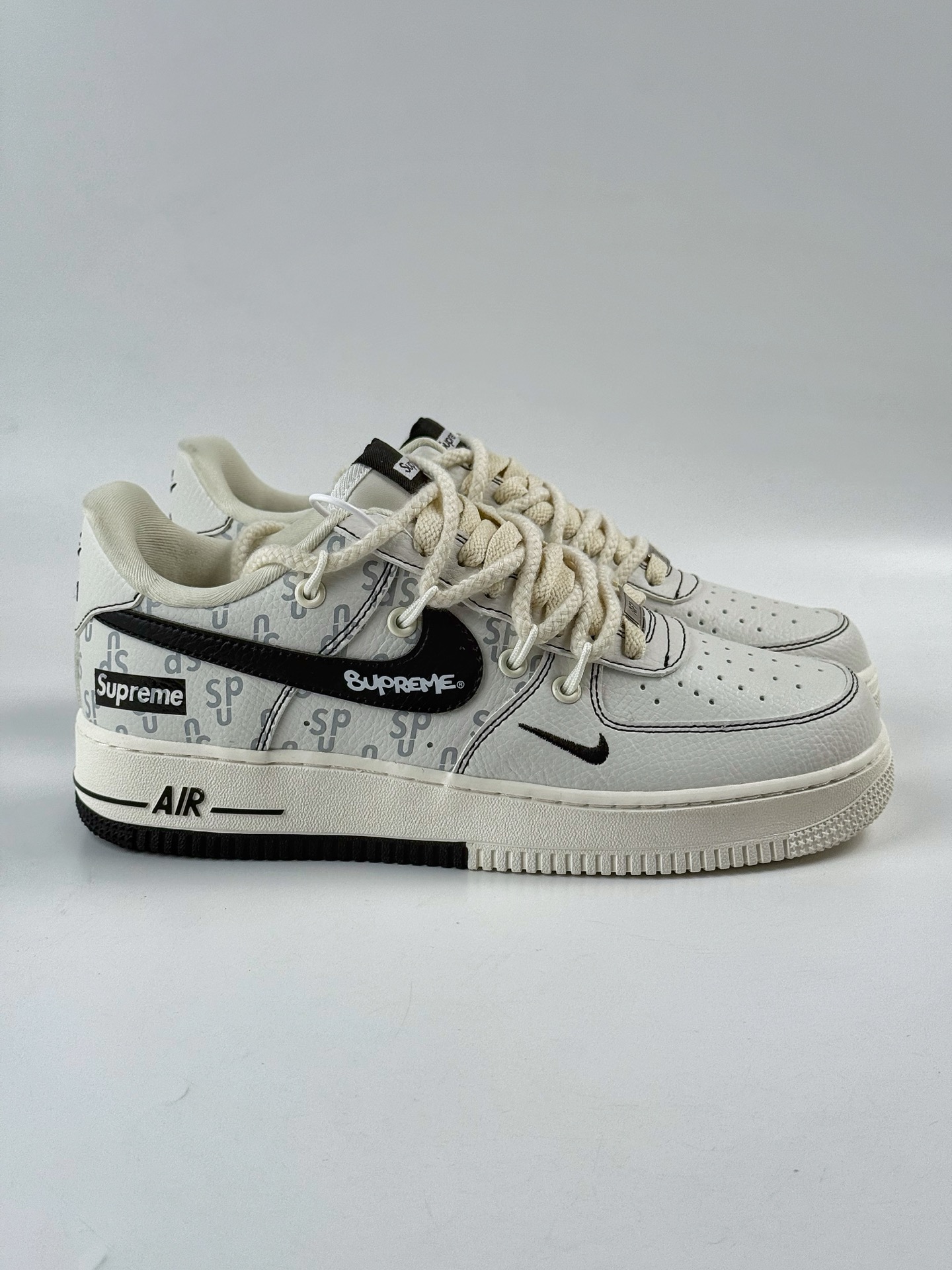 Nike Air Force 1 Low 07 x Supreme 白黑绑带小勾 AM1588-011