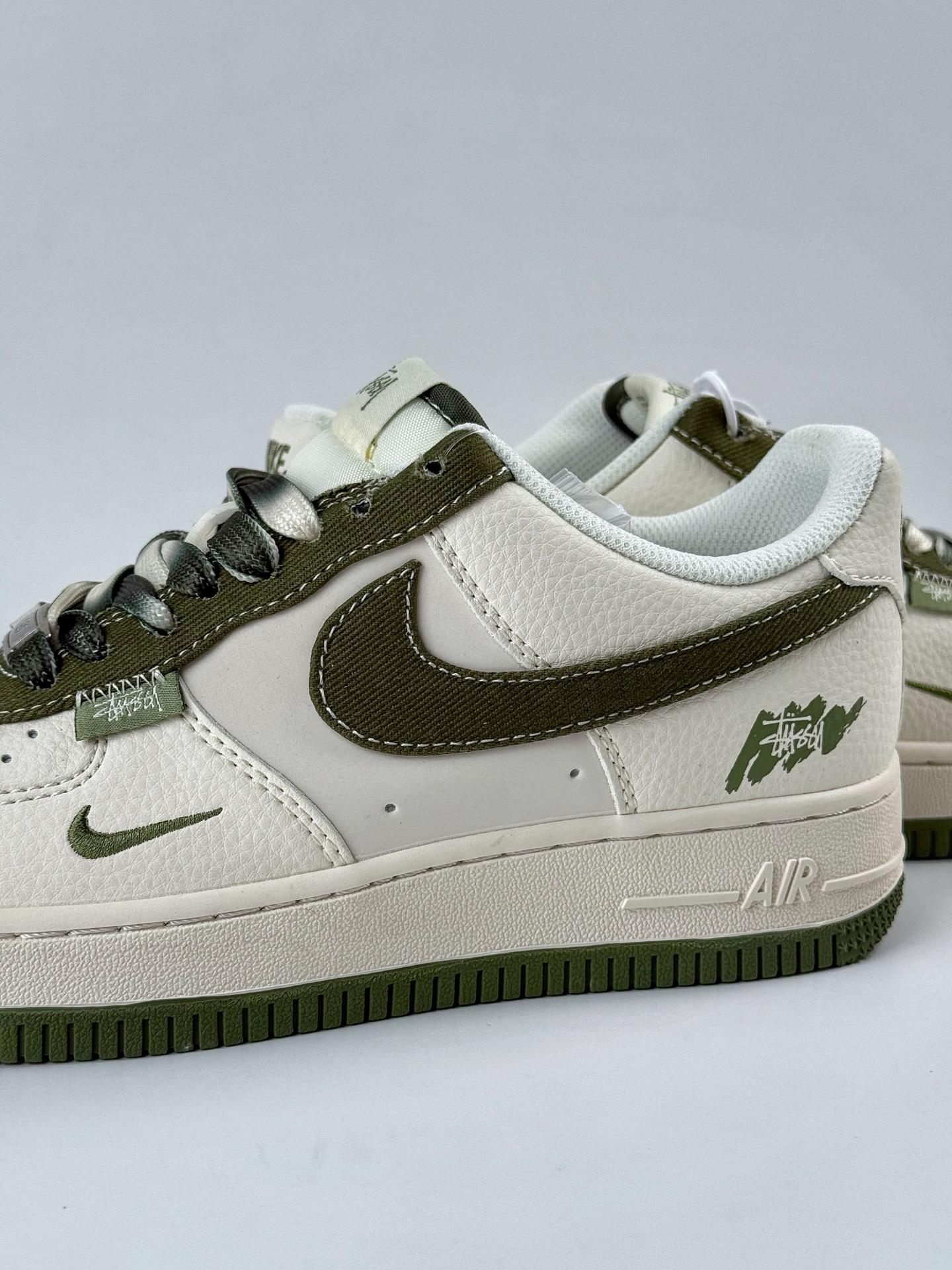Nike Air Force 1 Low 07 x Stussy 白绿小勾 HS8068-014