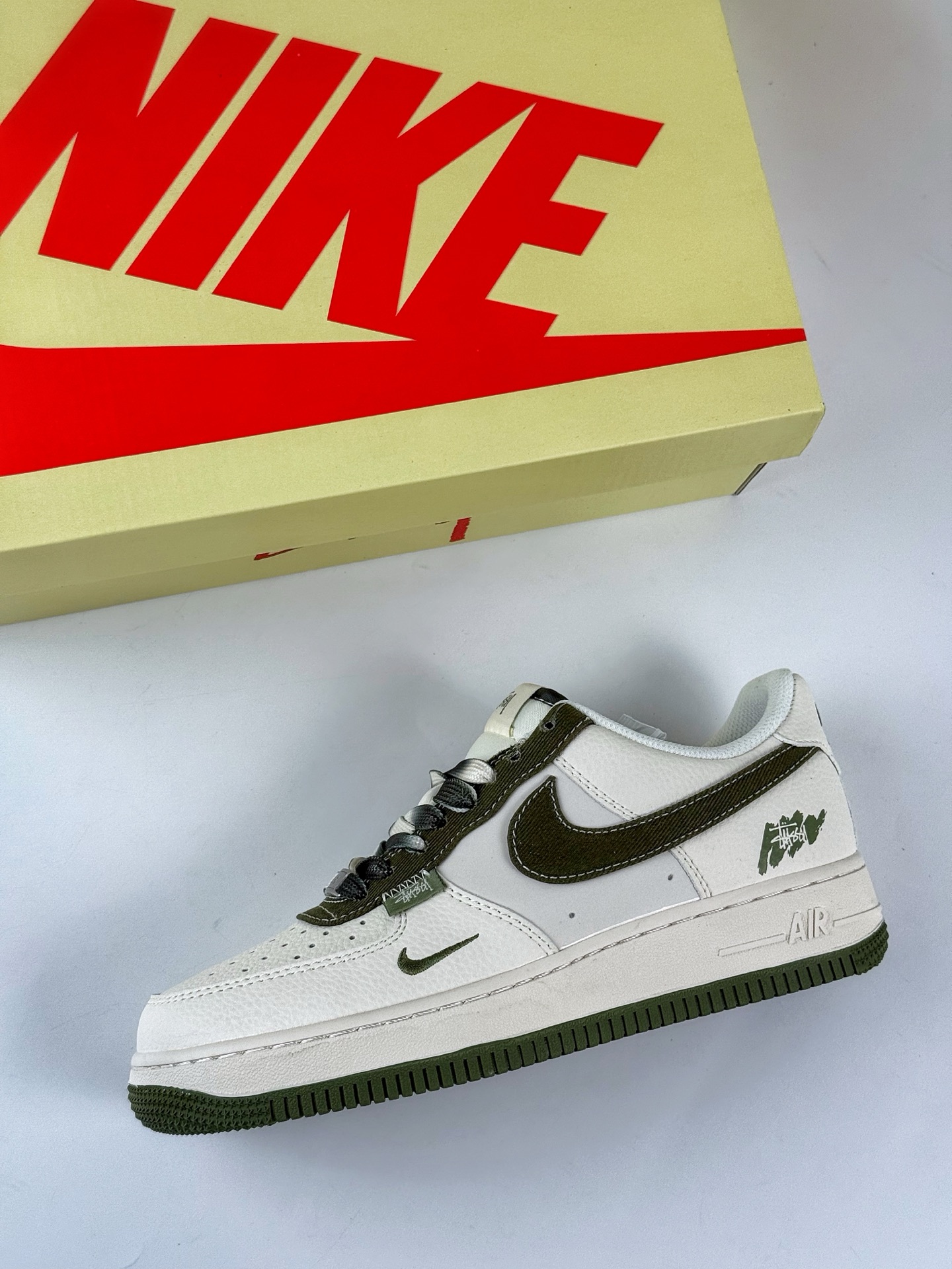 Nike Air Force 1 Low 07 x Stussy 白绿小勾 HS8068-014