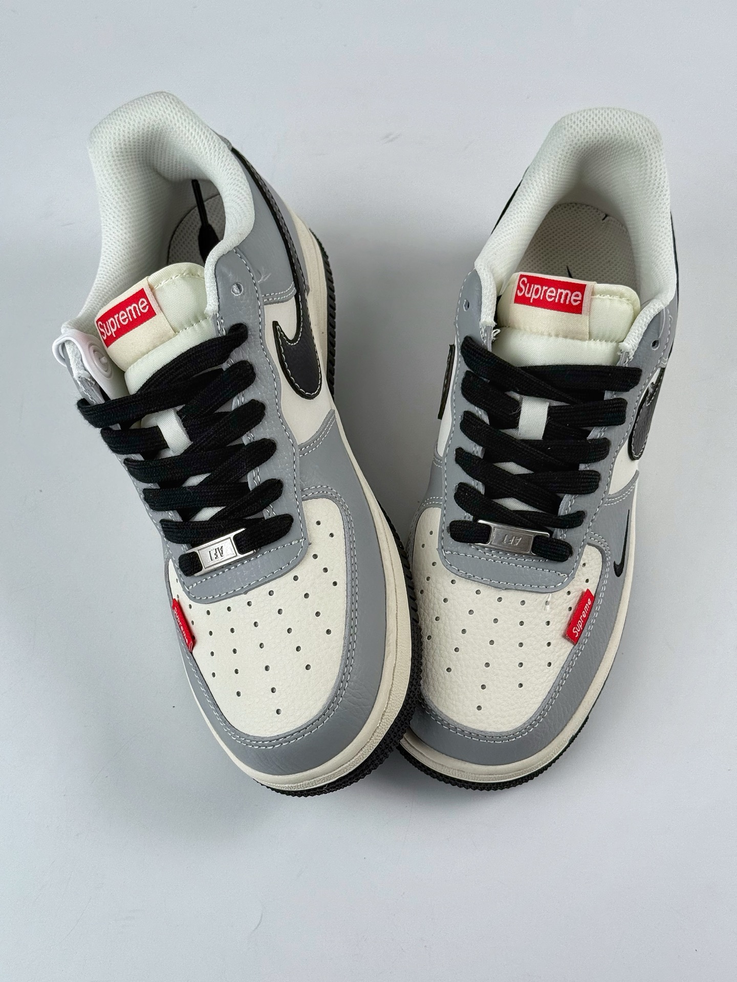 Nike Air Force 1 Low 07 x Supreme 灰白小勾 HS8068-019